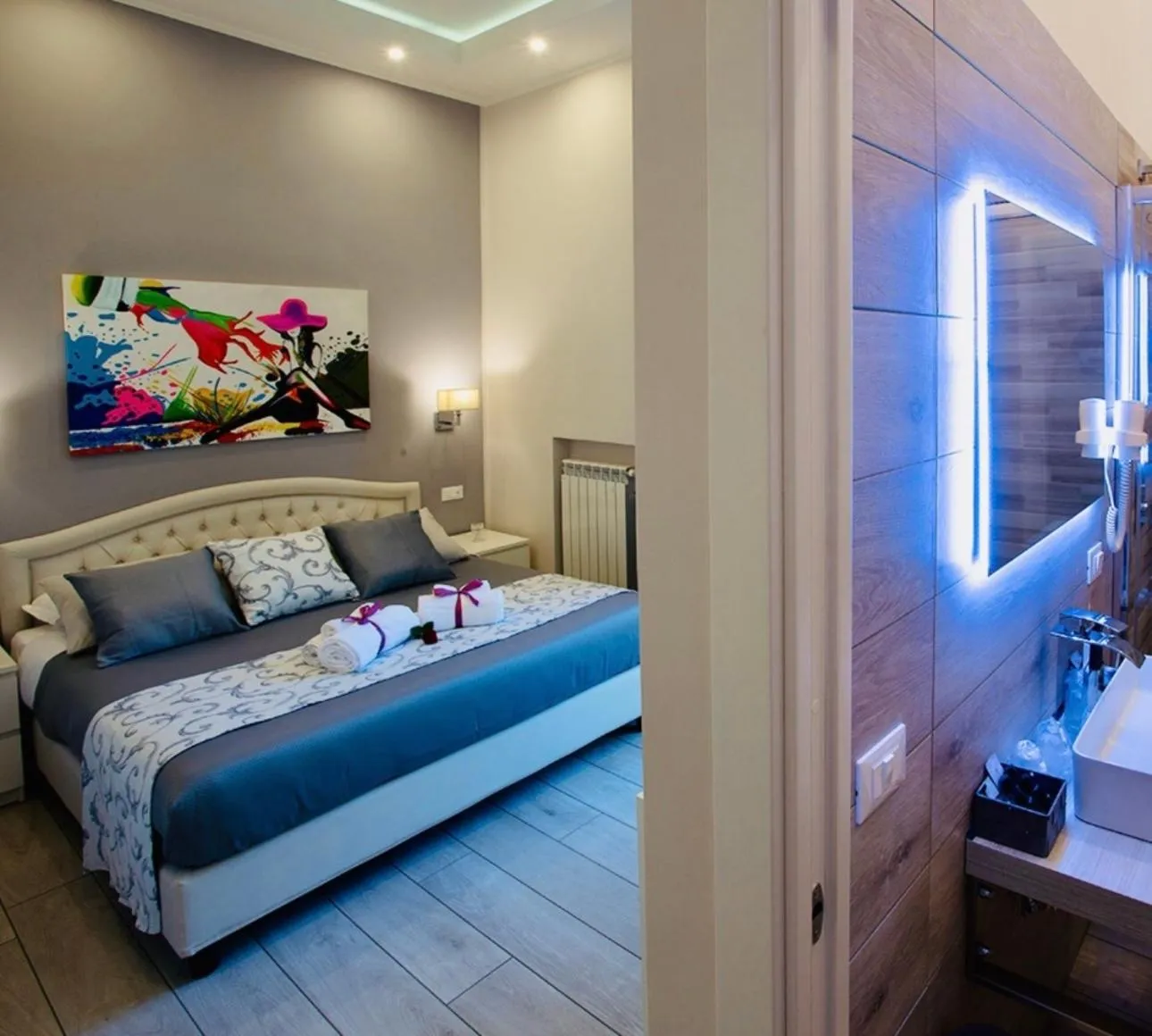 Bed in ROYAL GARDENS