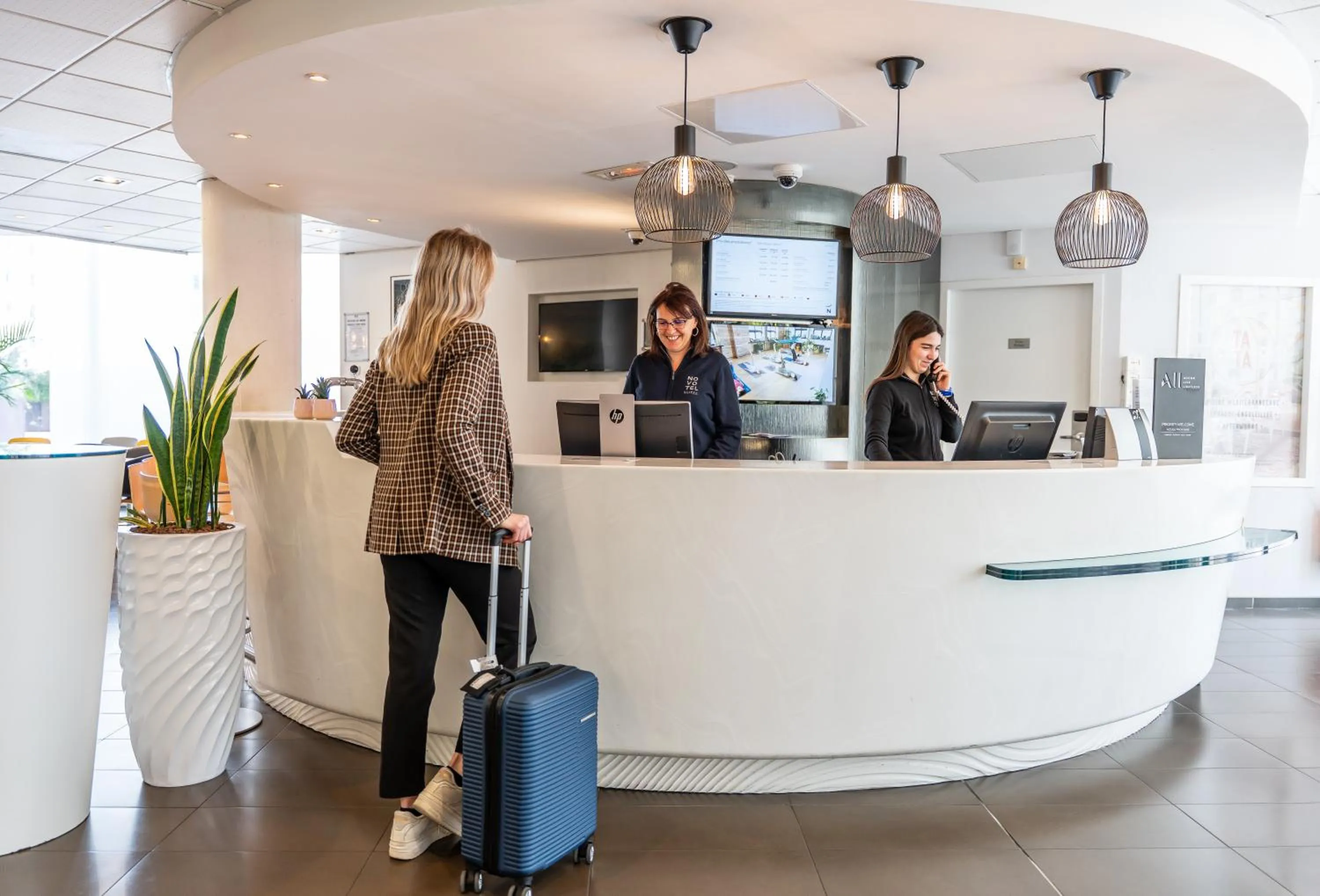 Lobby or reception in Novotel Suites Marseille Centre Euromed