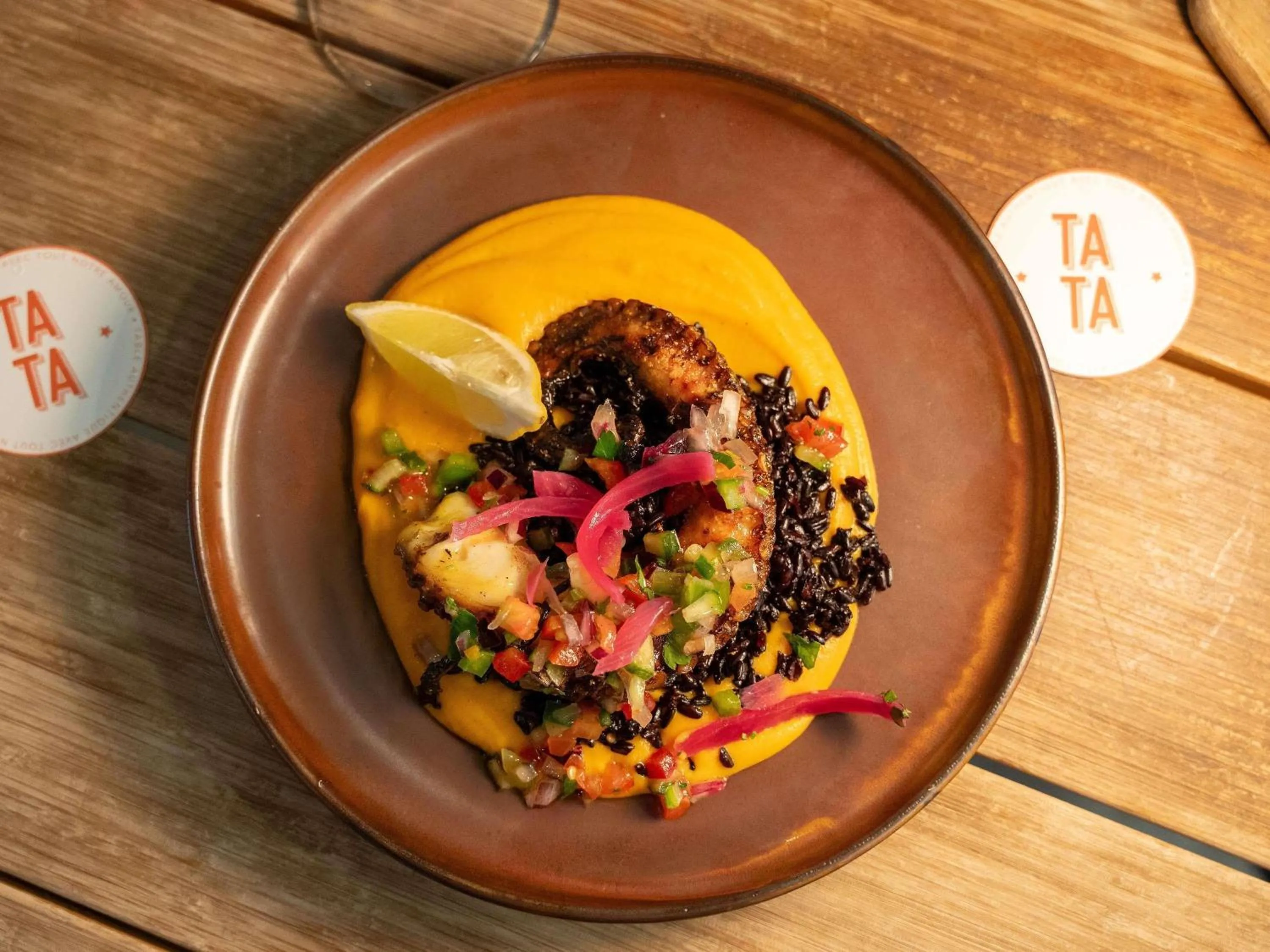 Restaurant/places to eat in Novotel Suites Marseille Centre Euromed