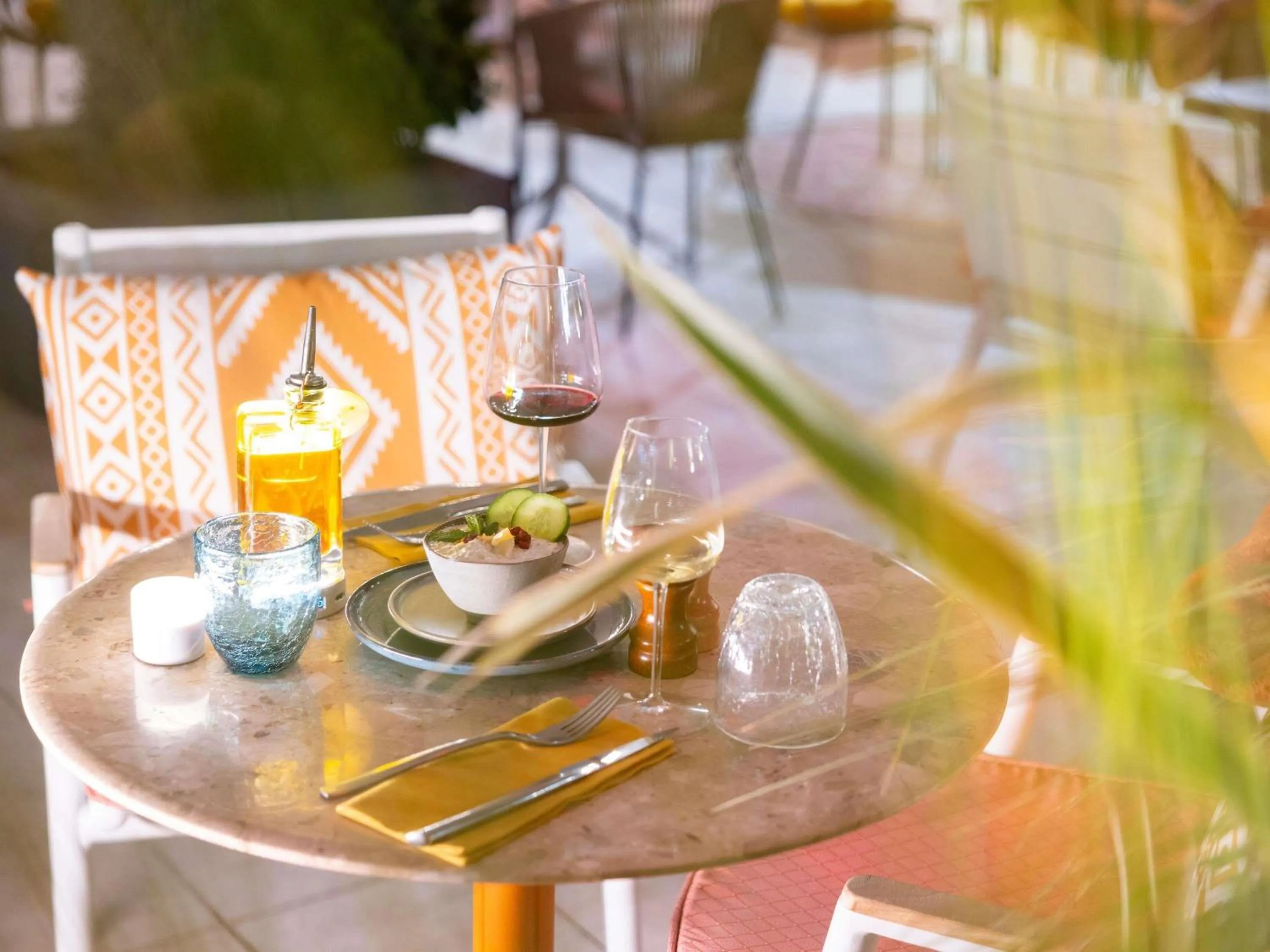 Restaurant/places to eat in Novotel Suites Marseille Centre Euromed