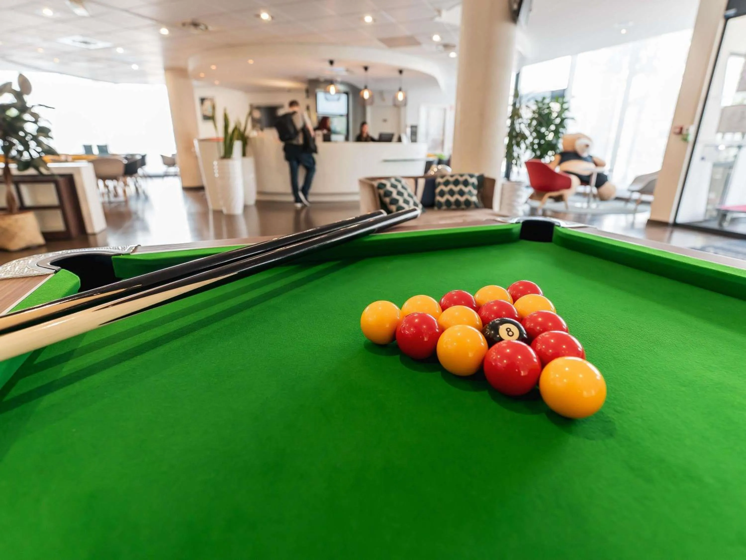 Lounge or bar in Novotel Suites Marseille Centre Euromed