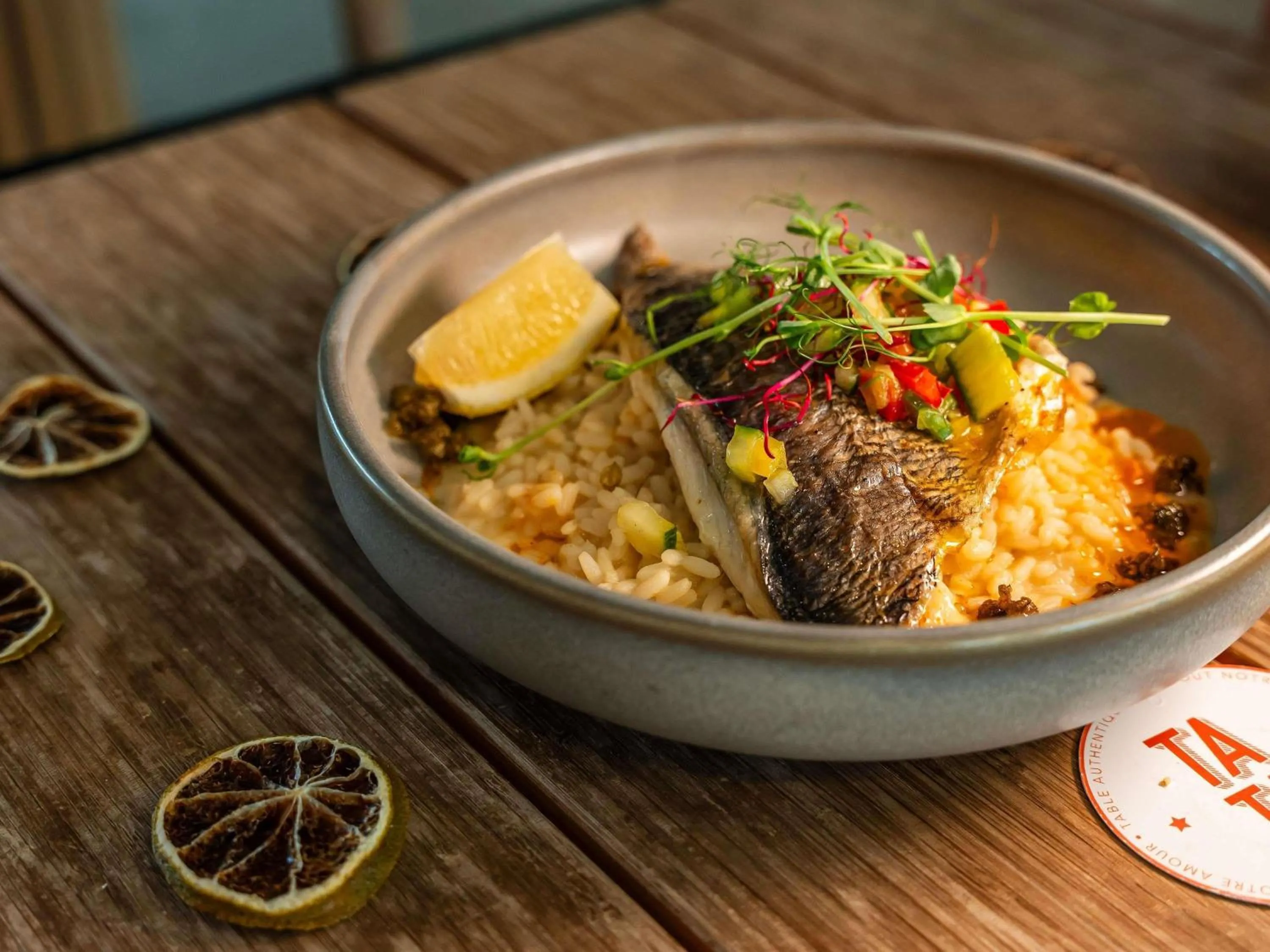 Restaurant/places to eat in Novotel Suites Marseille Centre Euromed