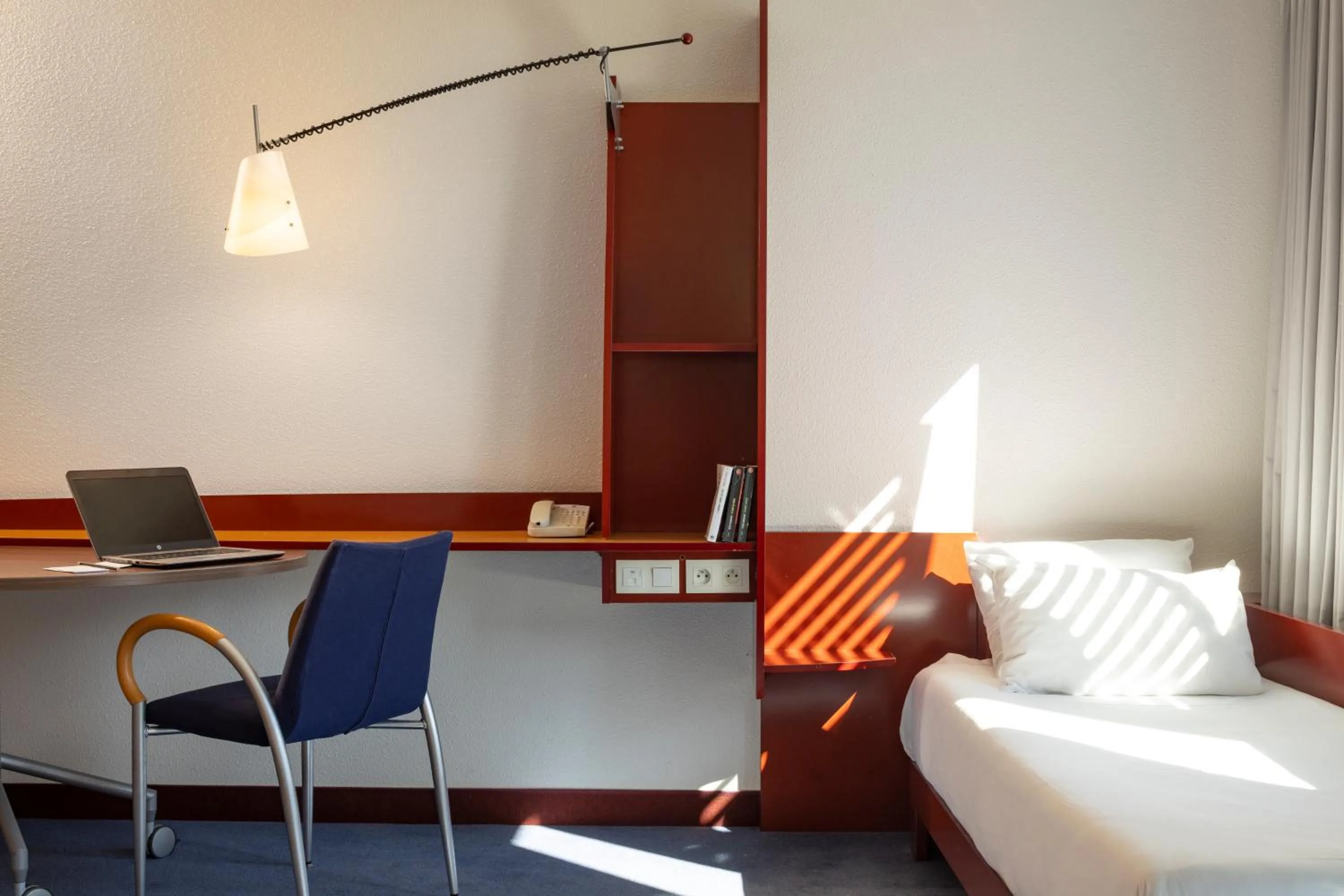 Bed in Novotel Suites Marseille Centre Euromed