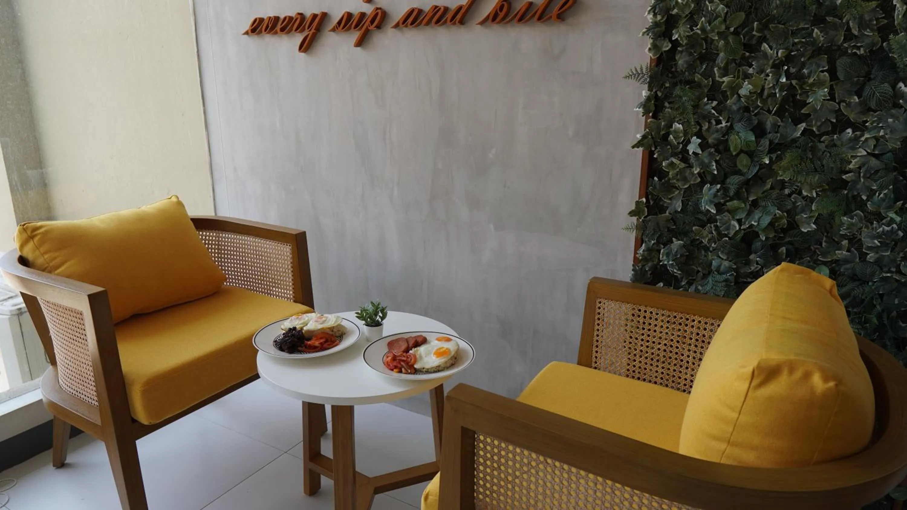 Restaurant/places to eat in Hotel One