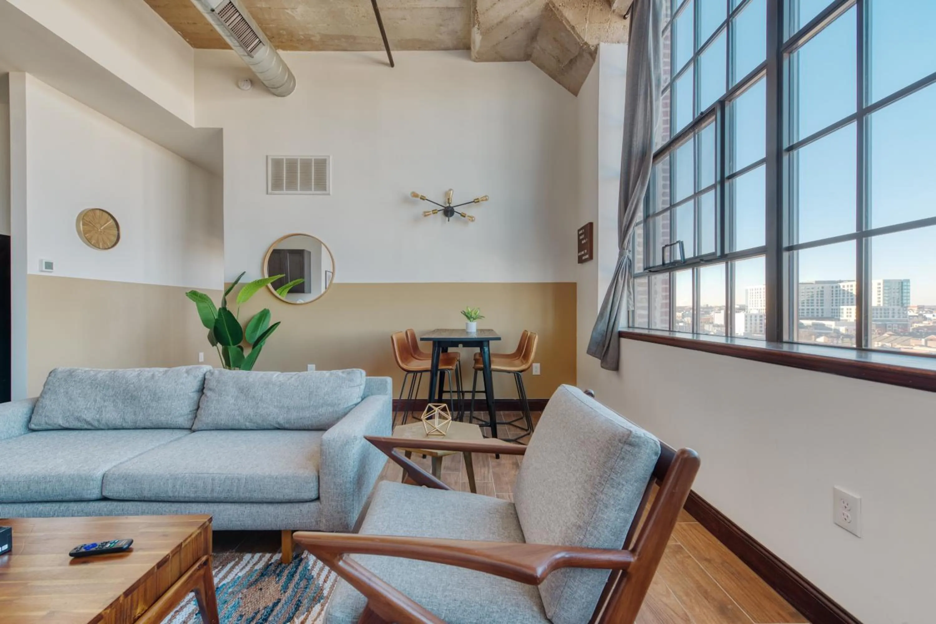 Living room in Sosuite at Independence Lofts - Callowhill