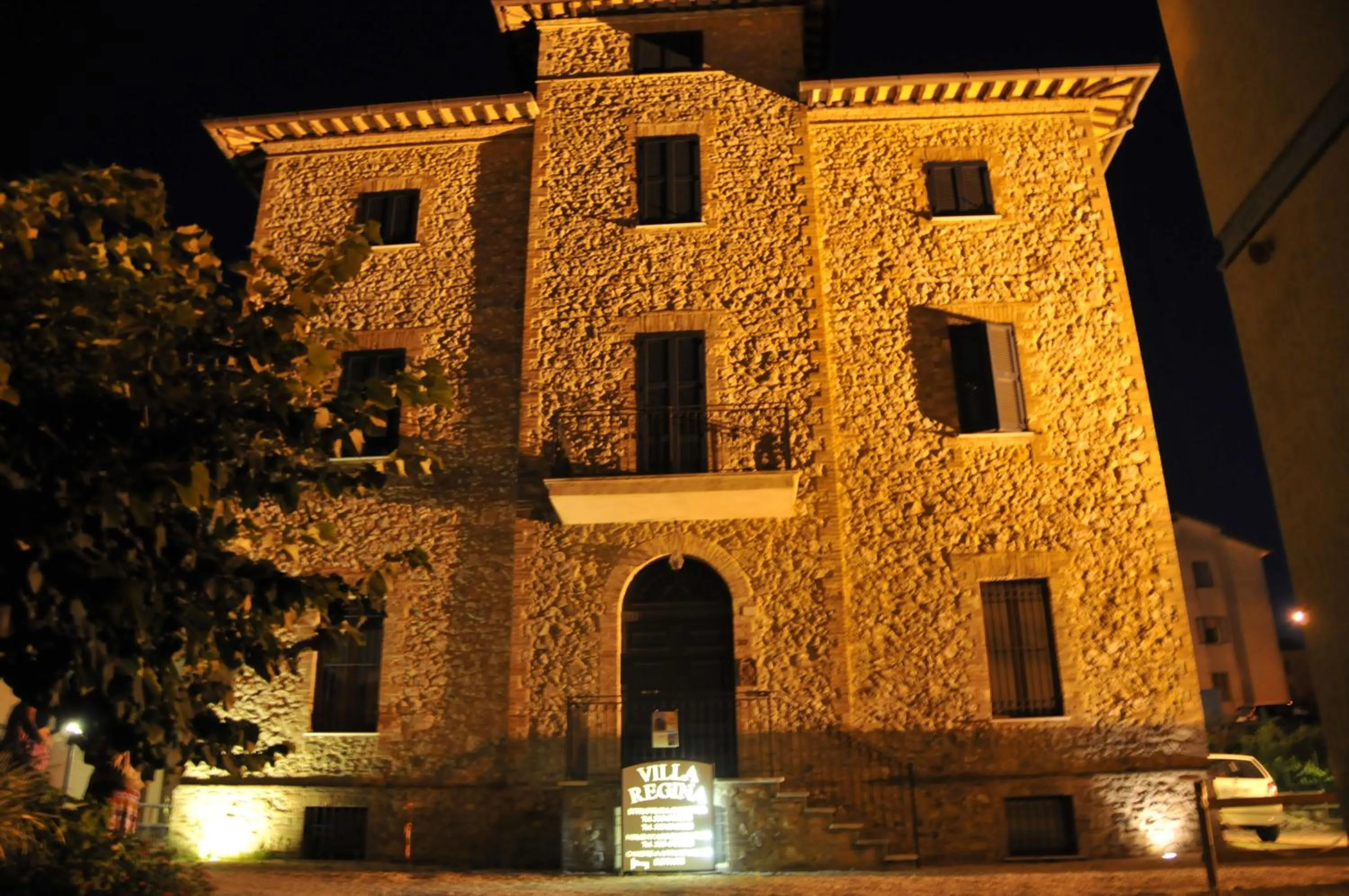 Property building in Villa Regina