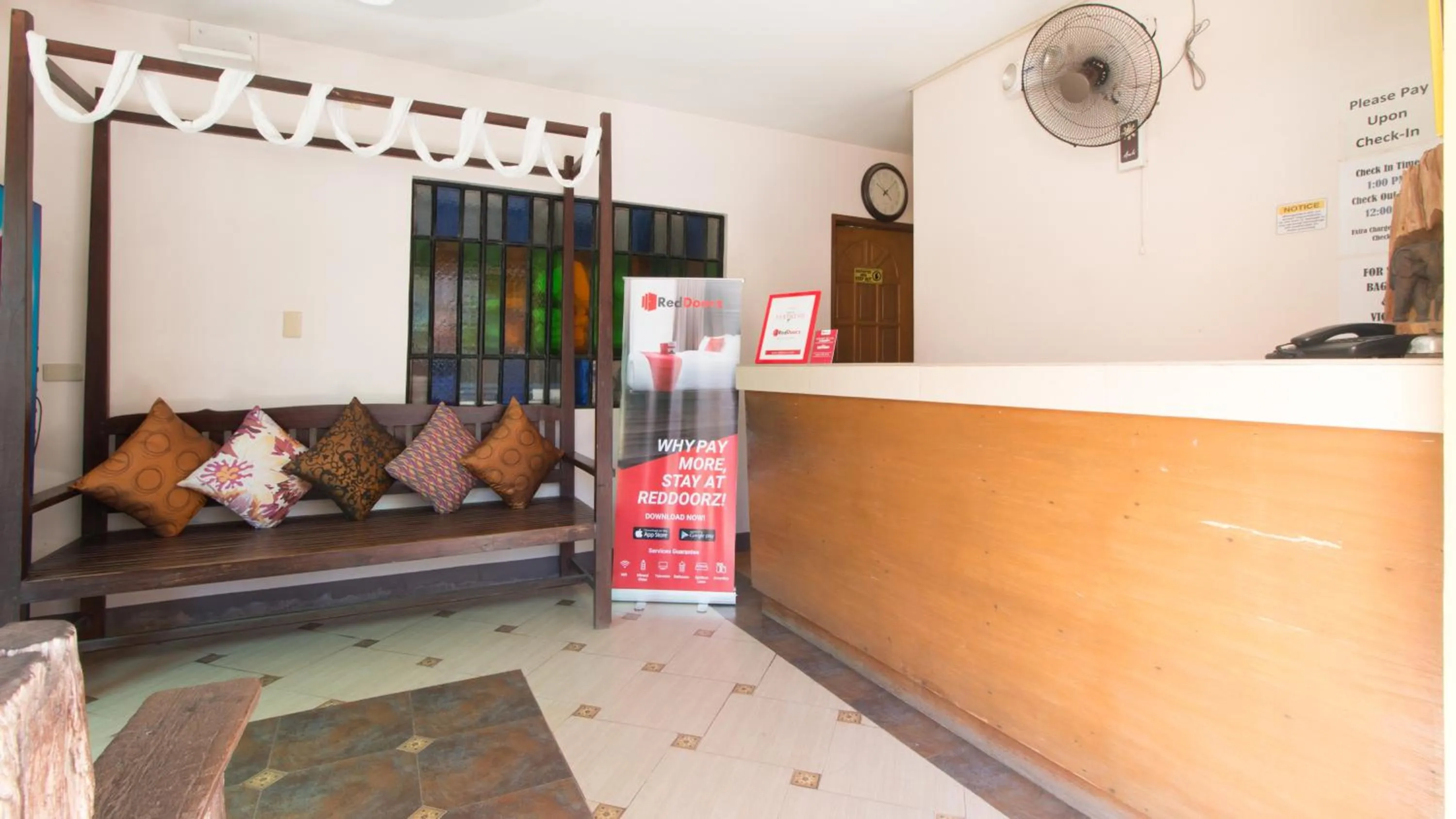 Lobby or reception in RedDoorz at Teofila Lodge