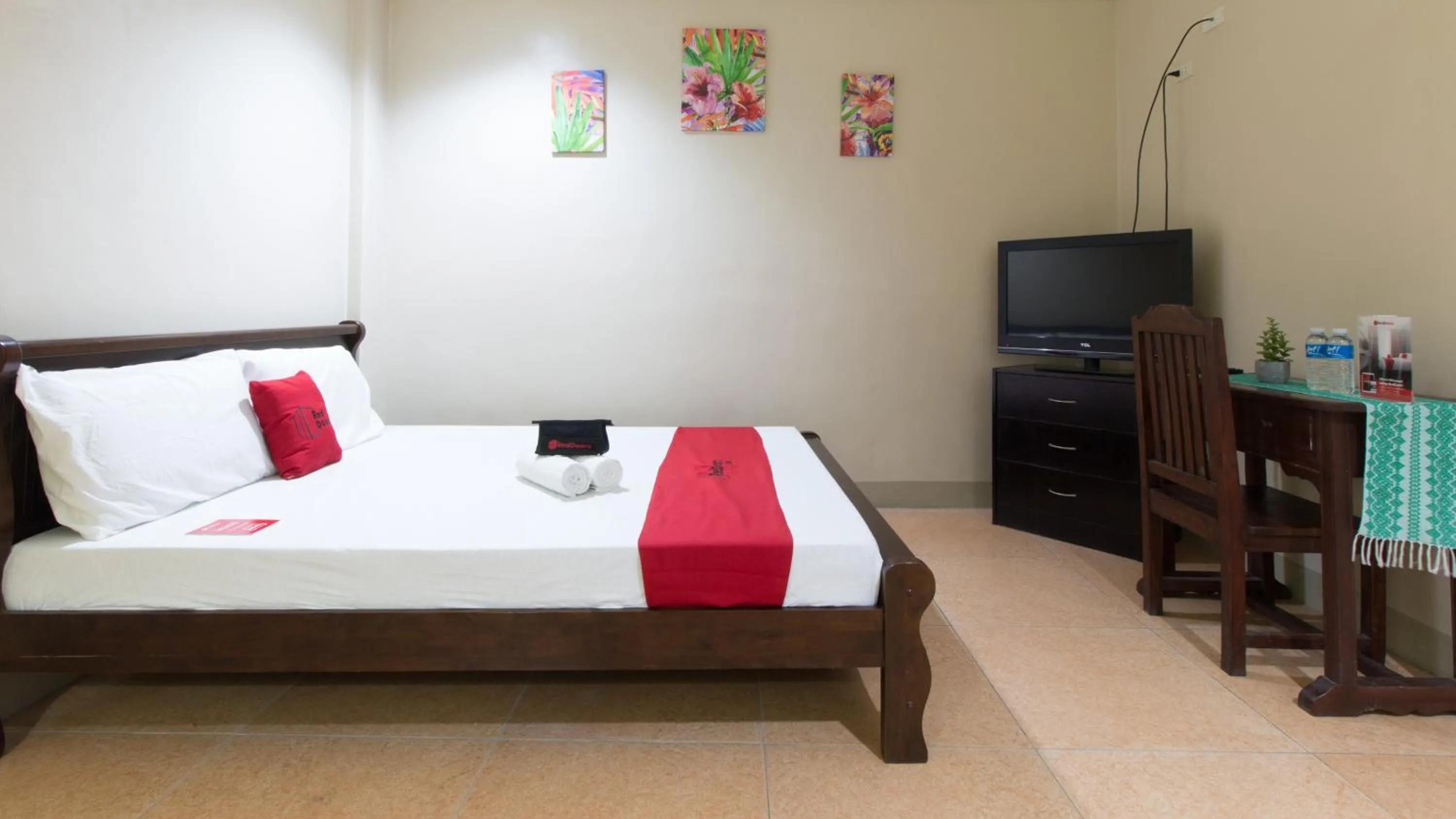 Bed in RedDoorz at Teofila Lodge