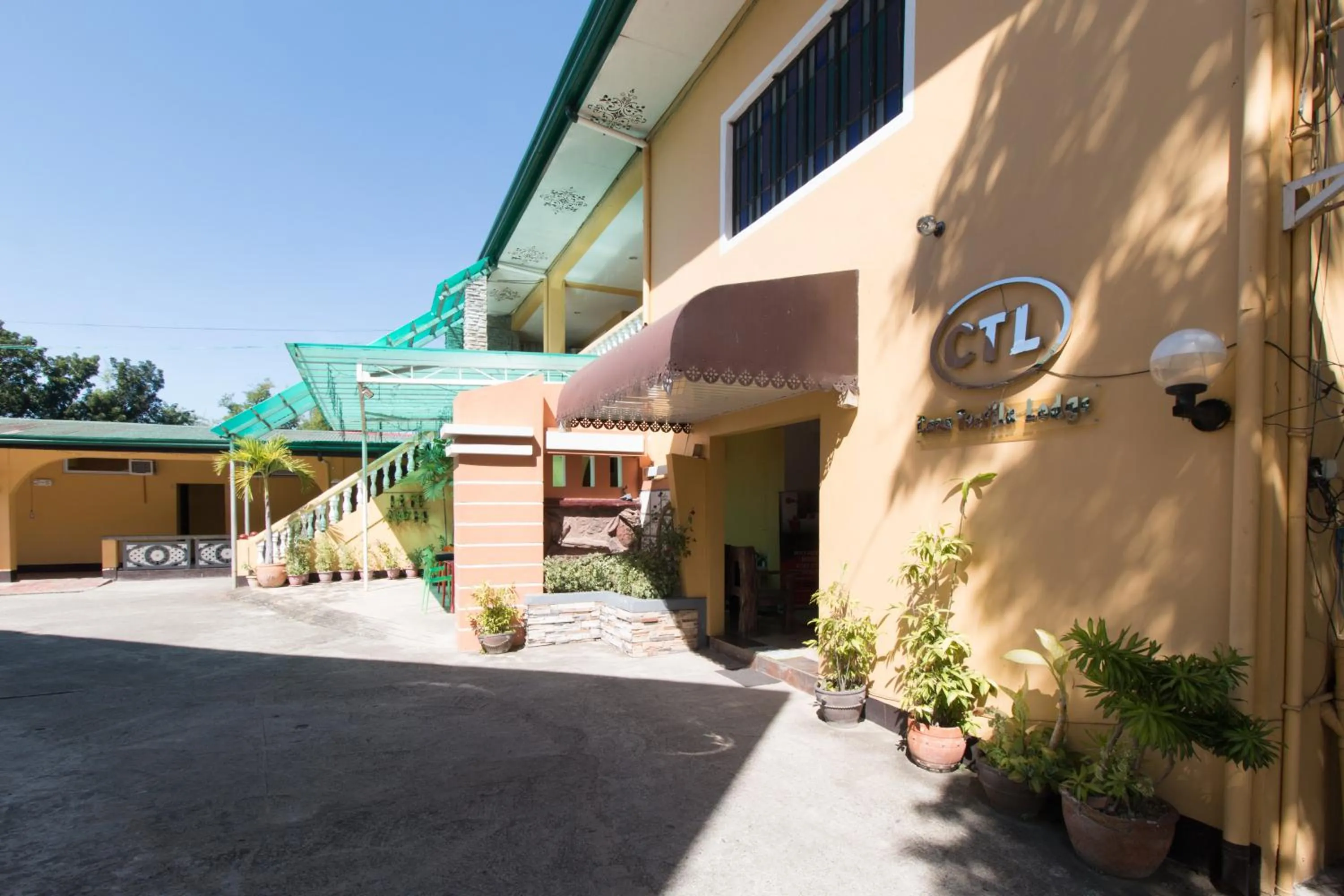 Property building in RedDoorz at Teofila Lodge