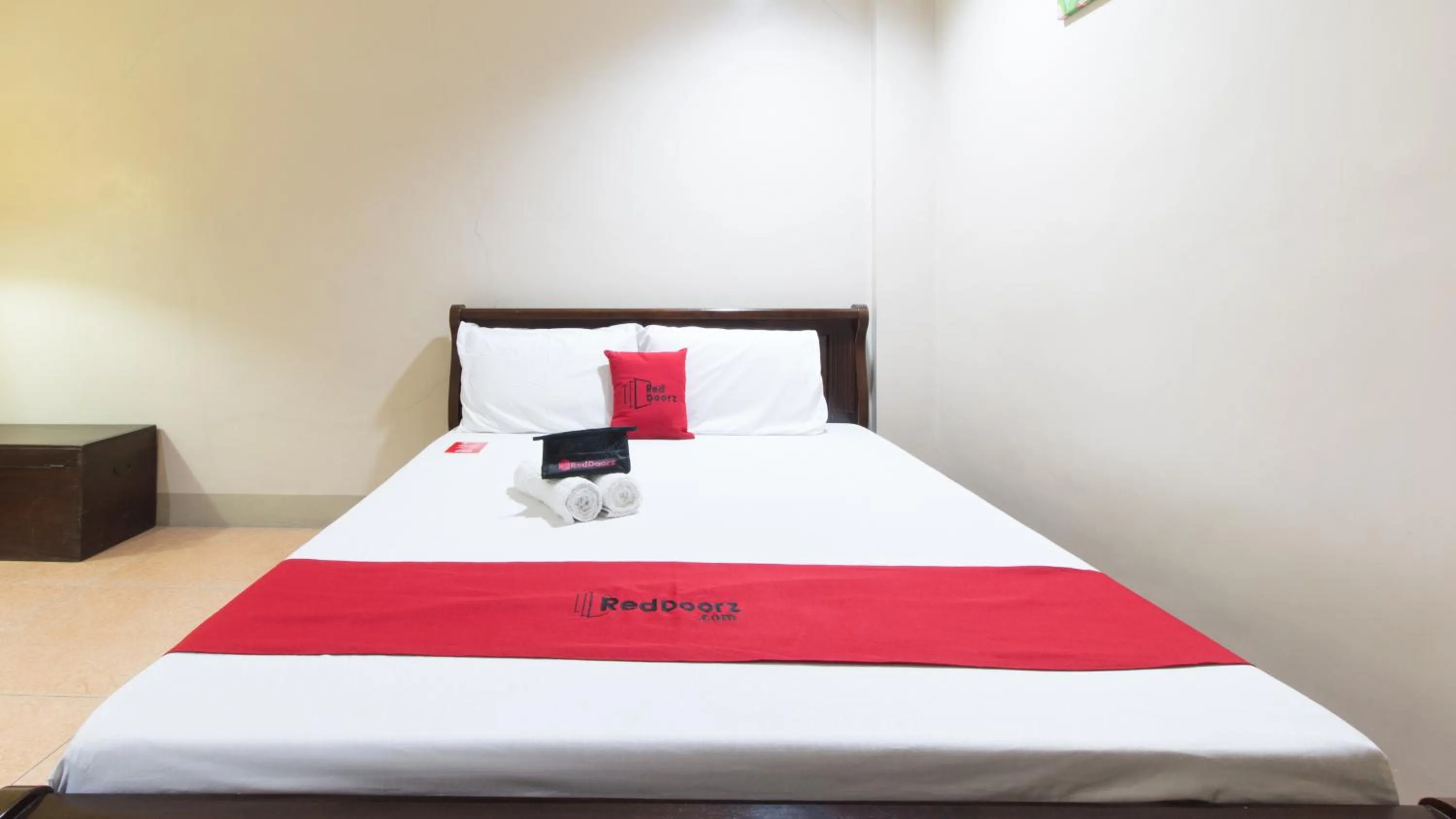 Bed in RedDoorz at Teofila Lodge