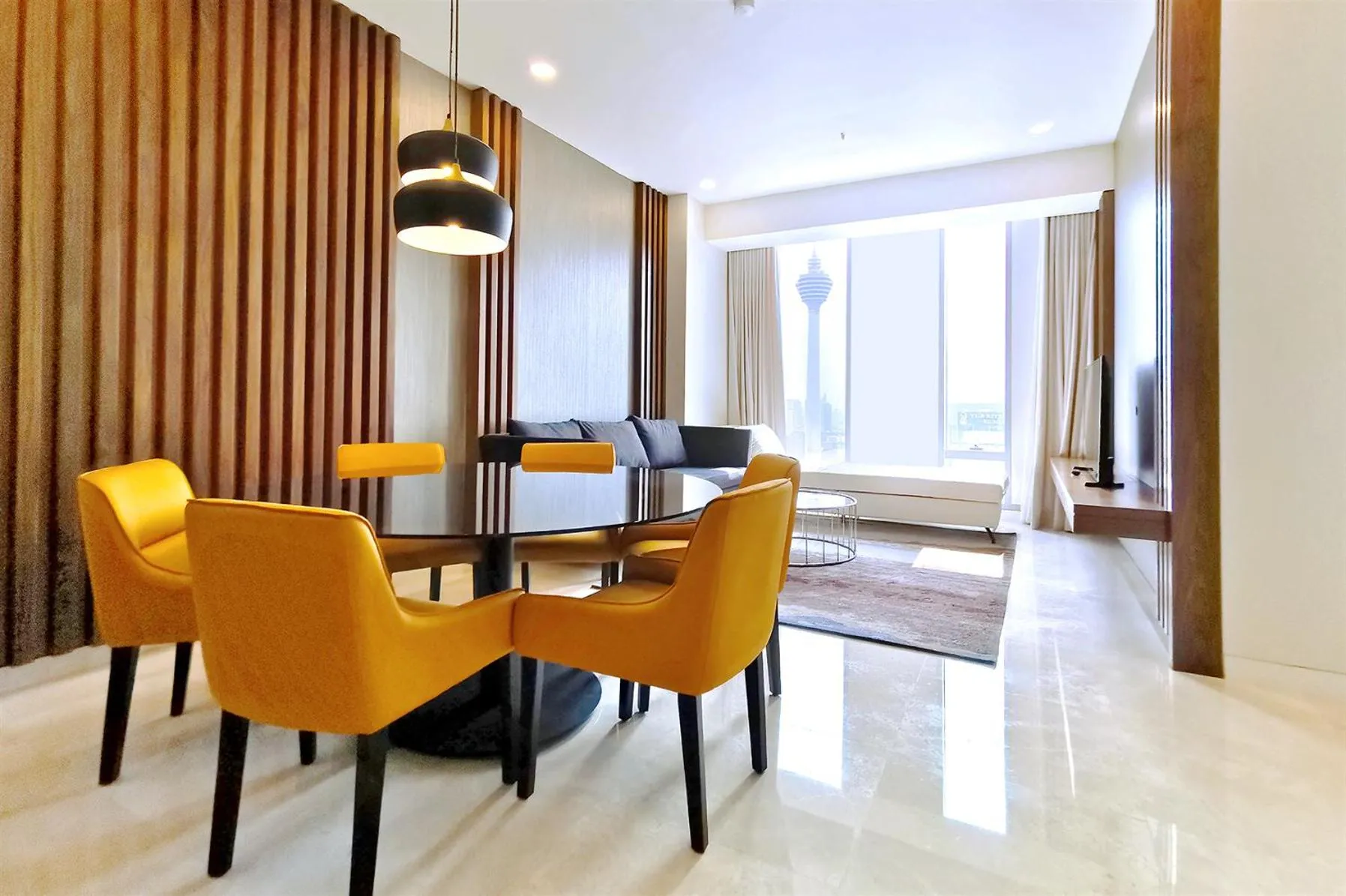 Dining area in Tropicana The Residences KLCC by Vale Pine
