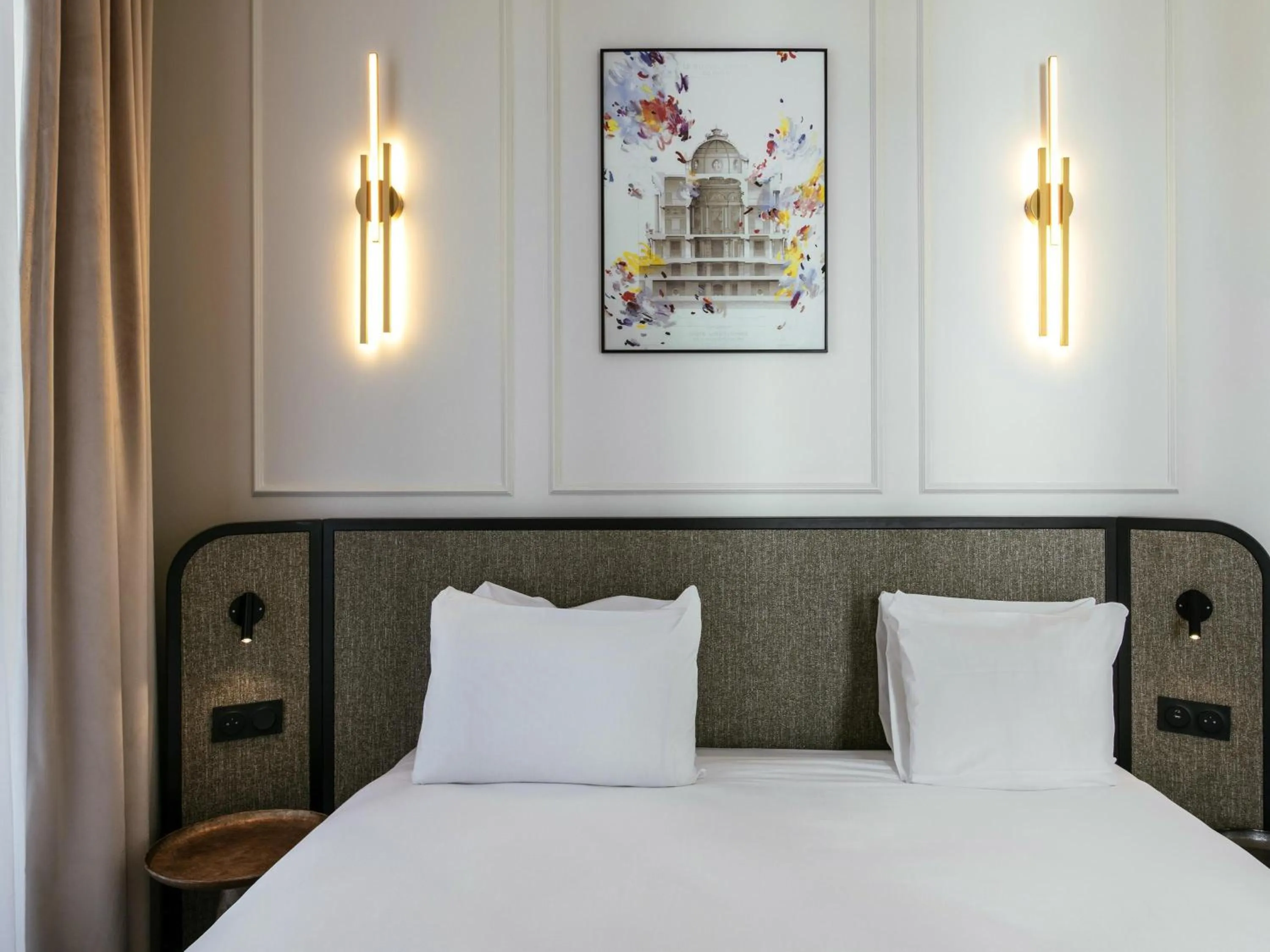 Bedroom, Bed in Aparthotel Adagio Paris Opéra