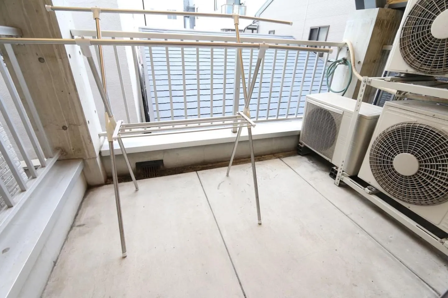 Property building in KU1 Kurosaki House