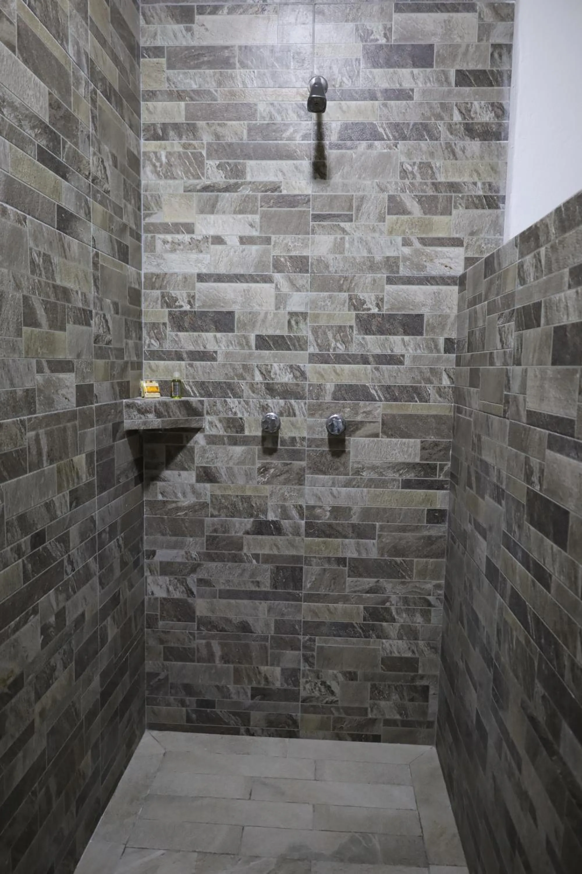 Shower in Solez Zihuatanejo