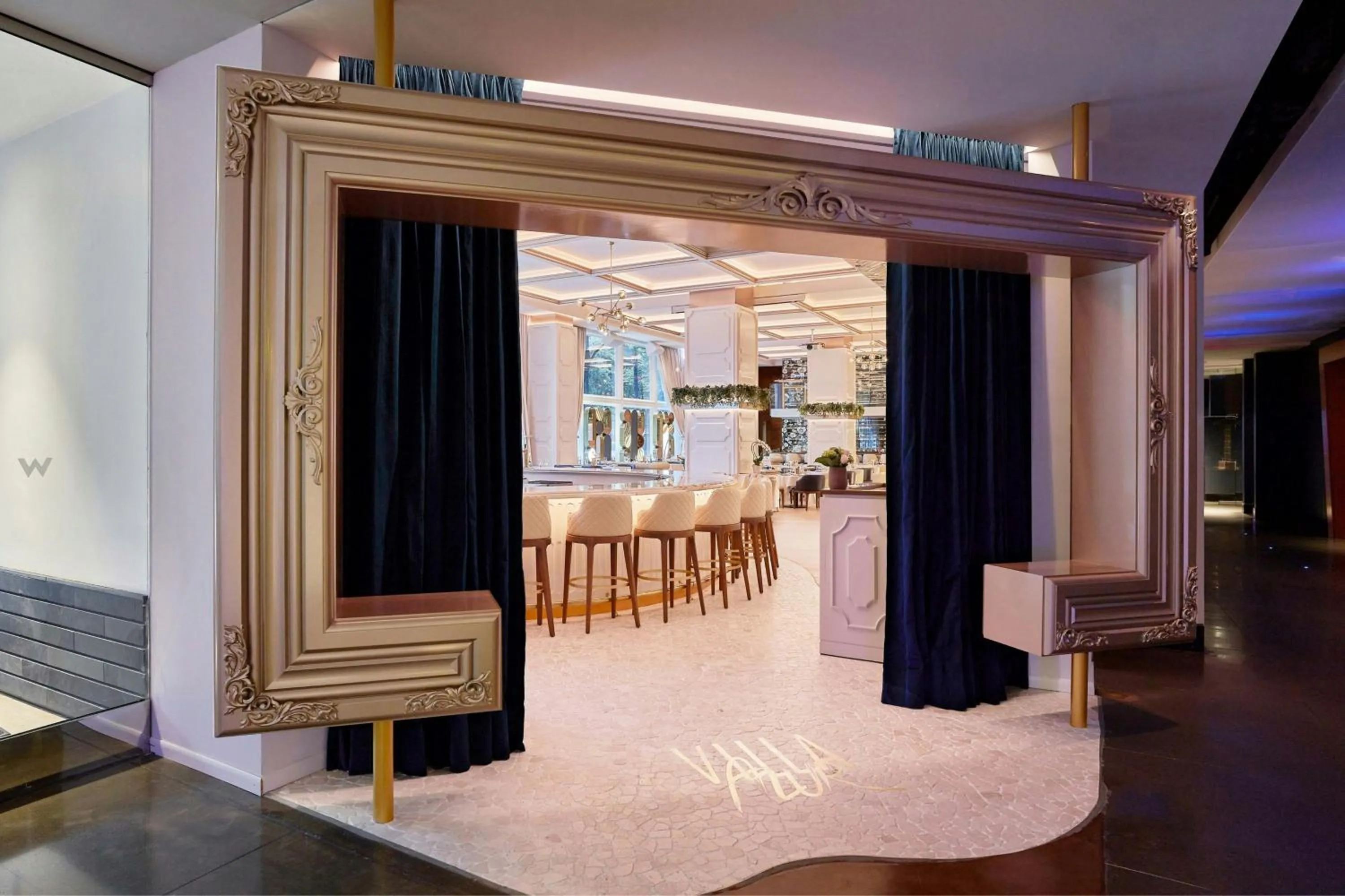 Restaurant/places to eat in W Dallas