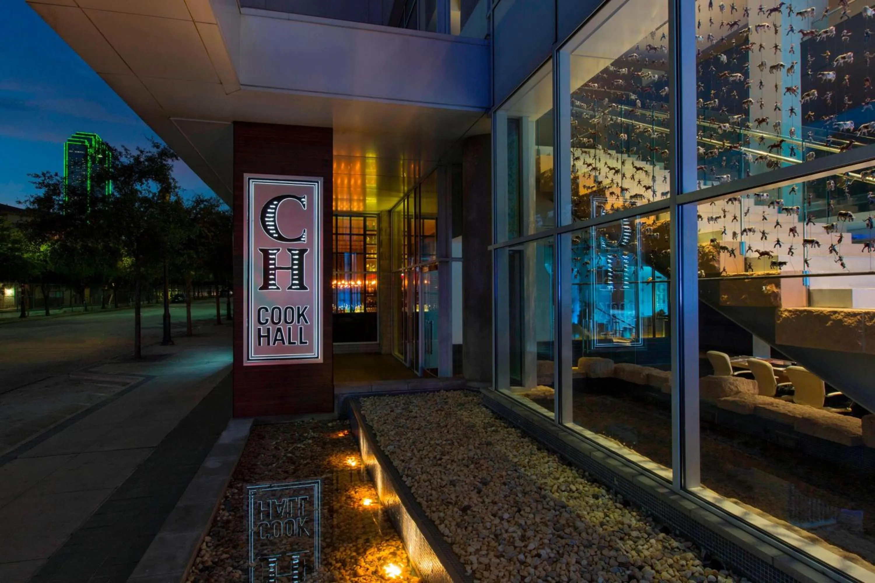 Restaurant/places to eat in W Dallas