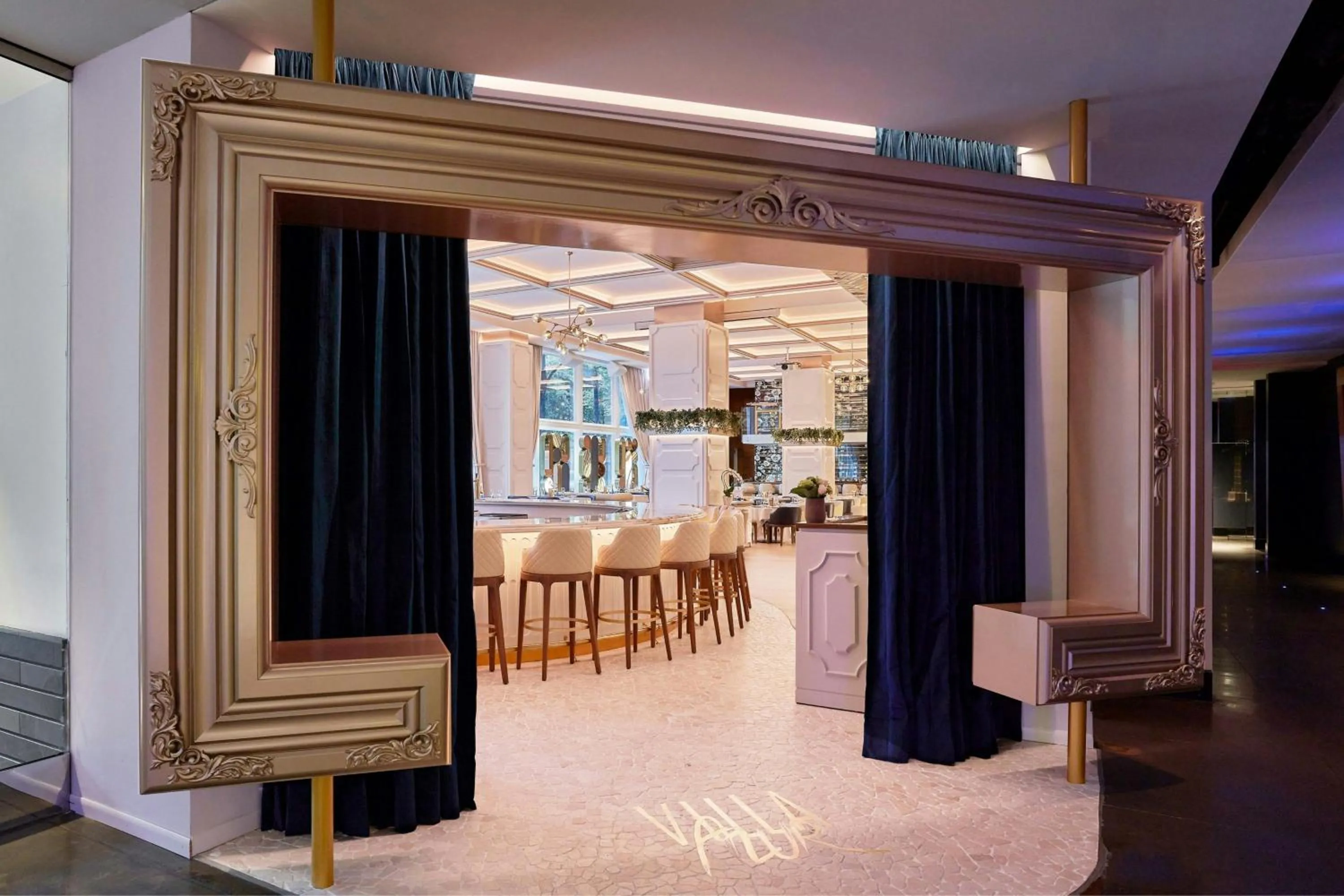 Restaurant/places to eat in W Dallas