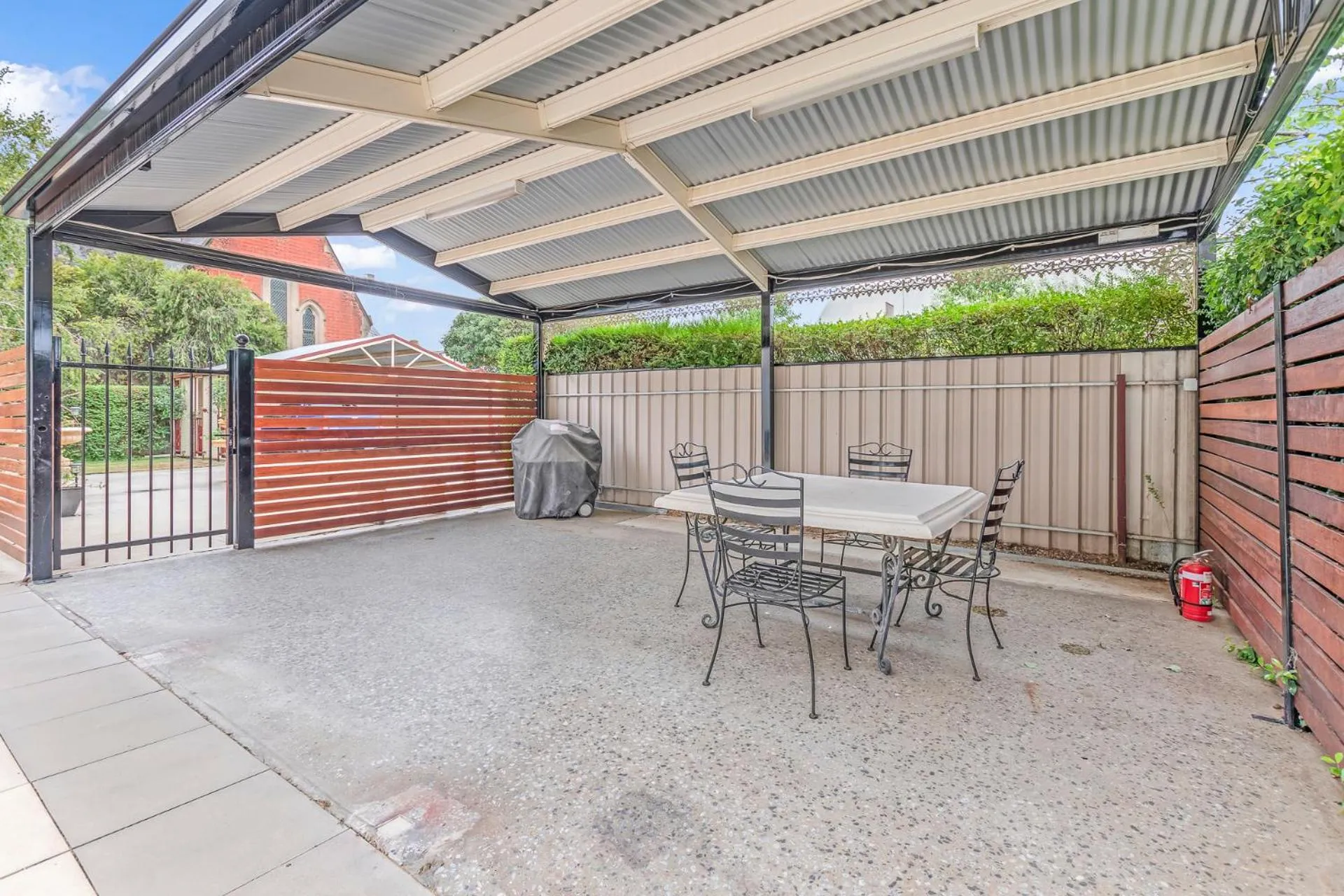 BBQ facilities in Clocktower Suites