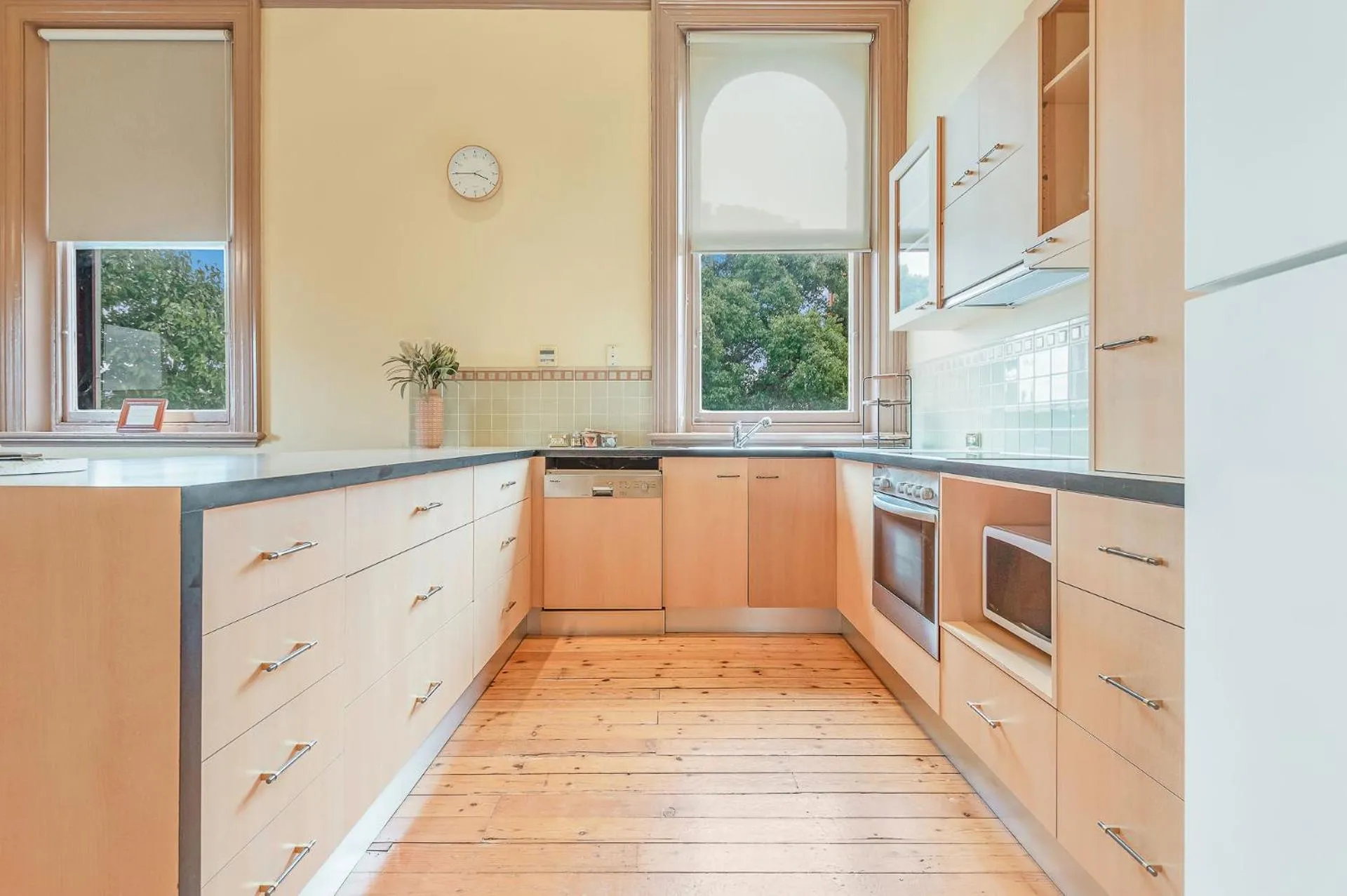 Kitchen or kitchenette in Clocktower Suites