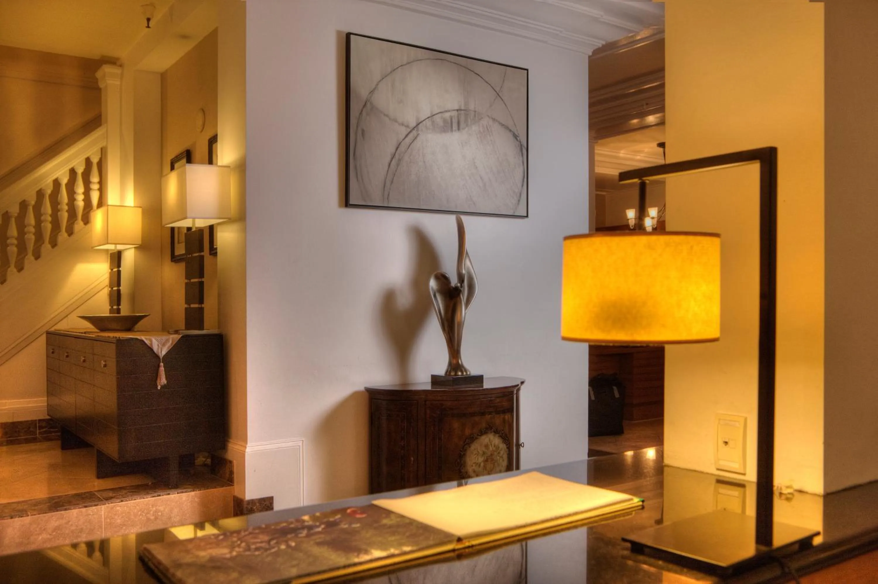 Lobby or reception in Executive Hotel Vintage Court