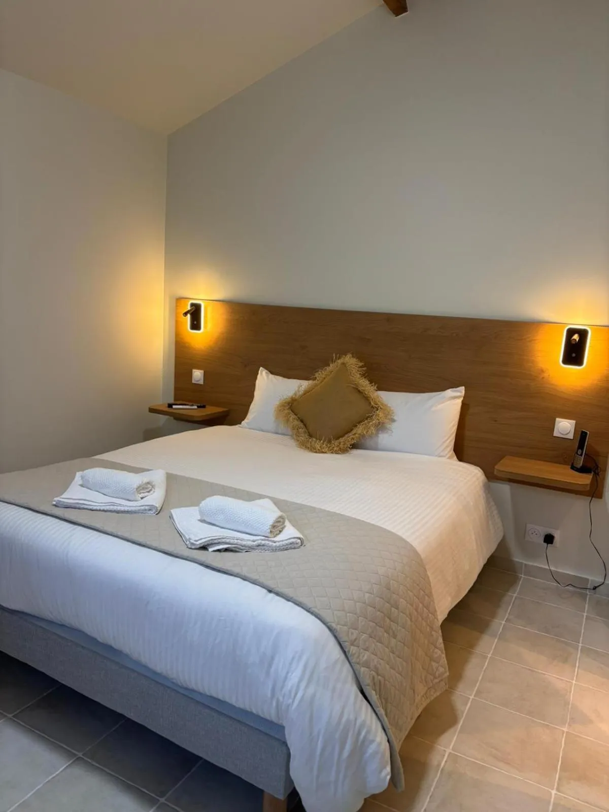 Bed in Hôtel Paradis