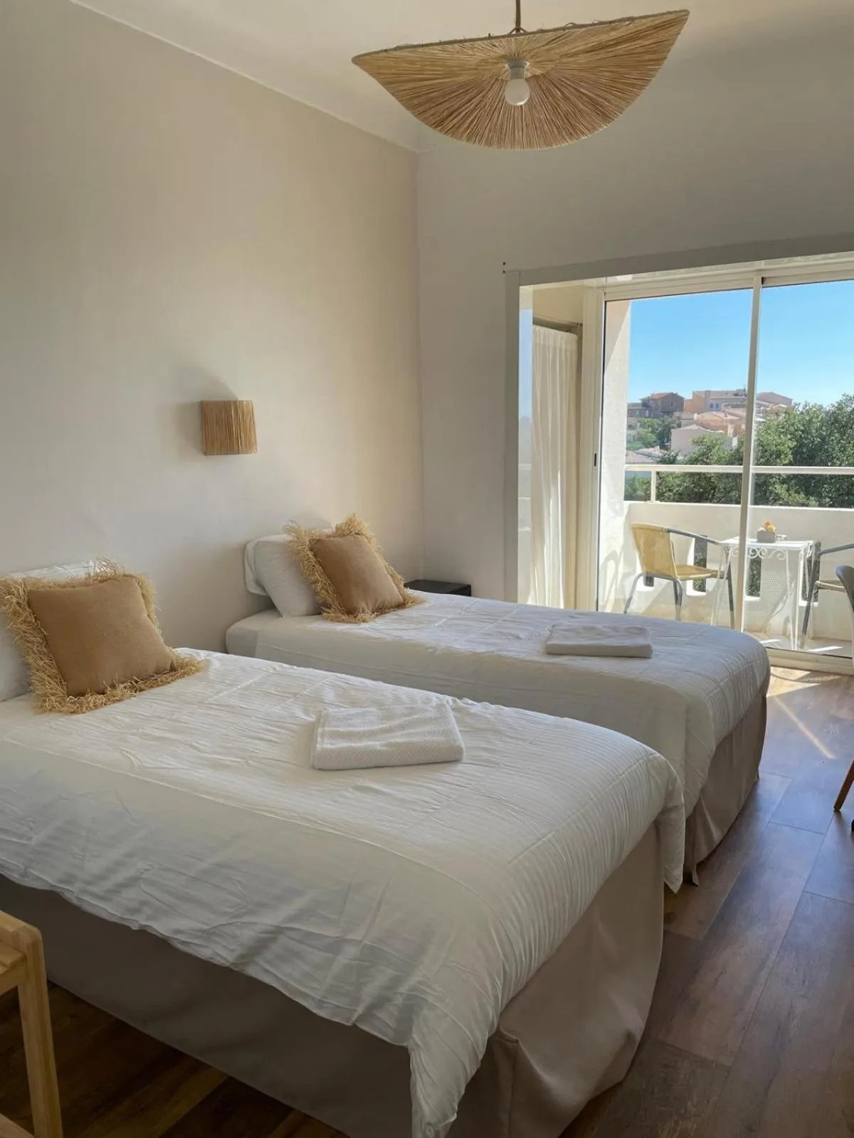 Bed in Hôtel Paradis