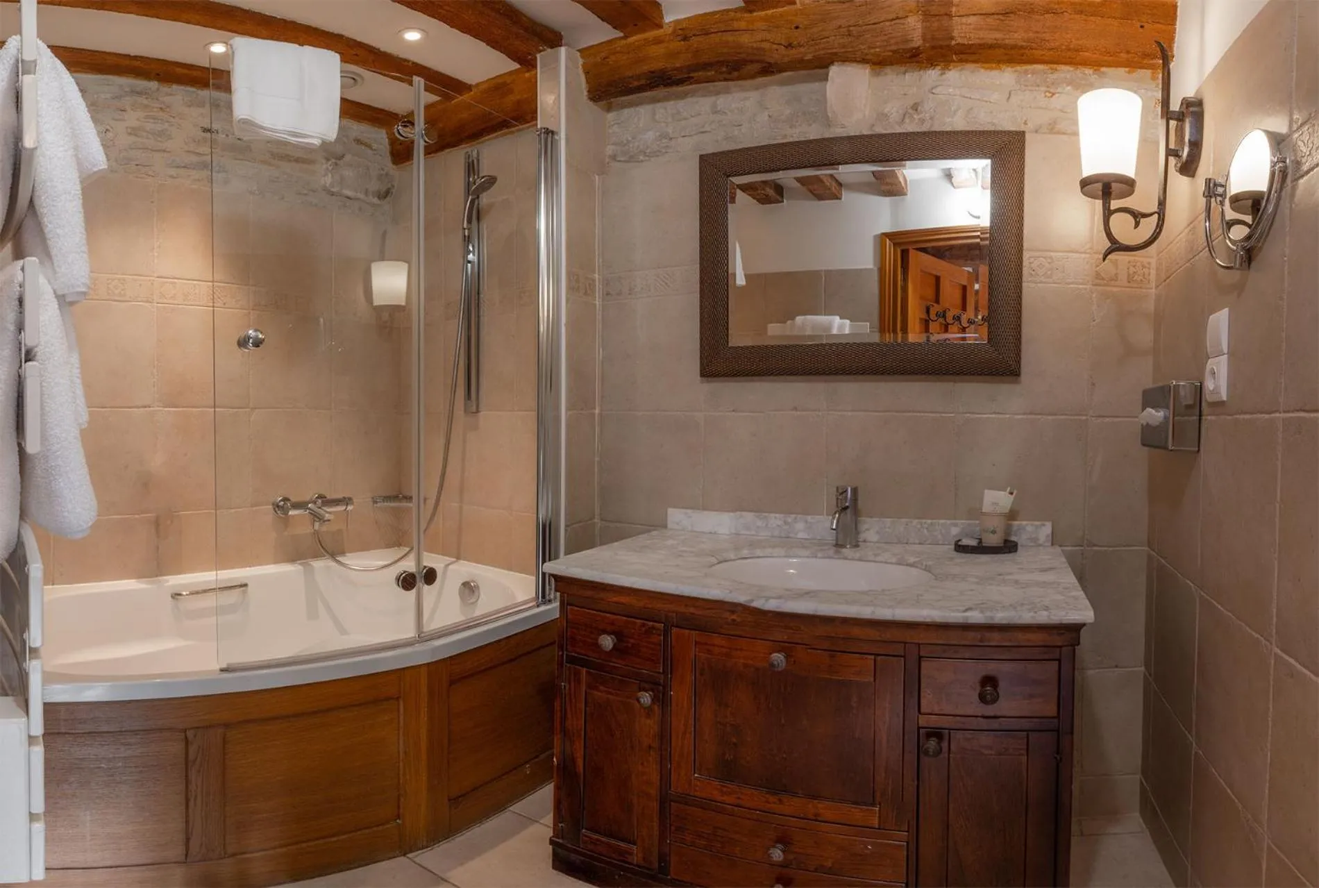 Bathroom in Ferme de la Rançonnière - Hôtel & Restaurant