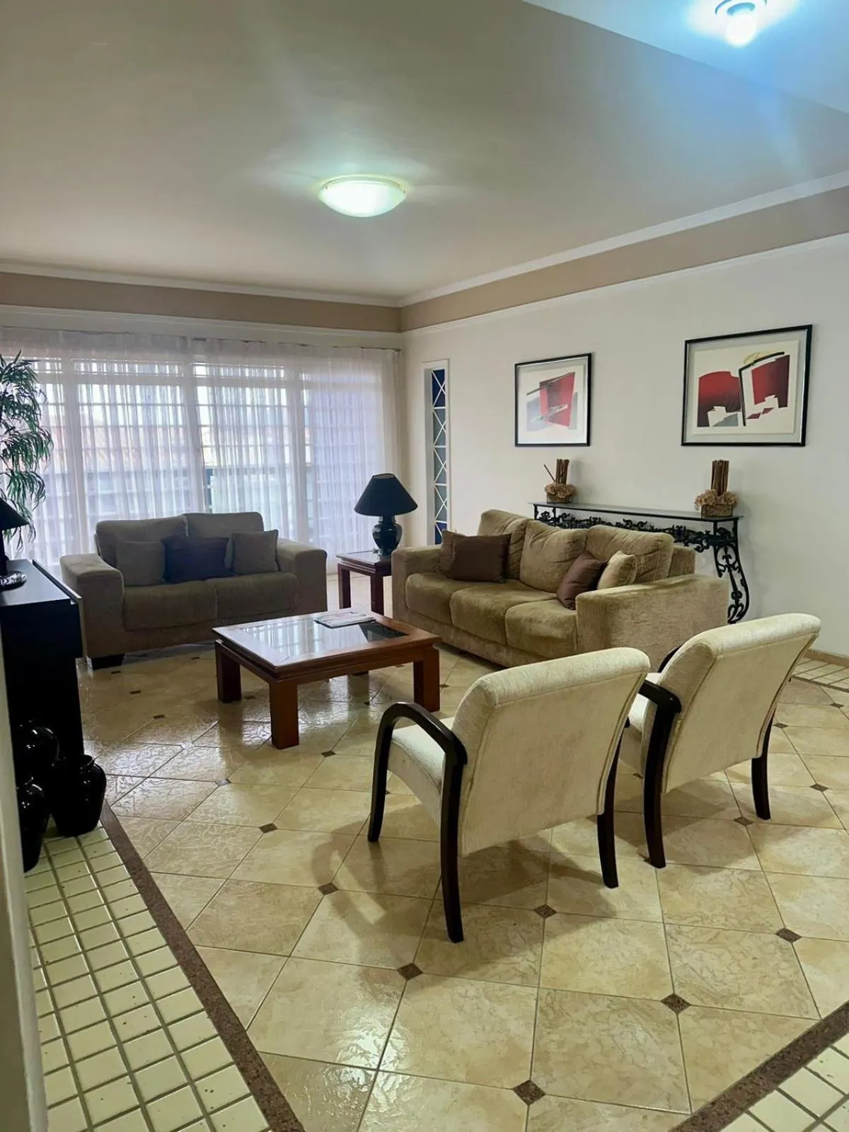 Communal lounge/ TV room in Palace Hotel