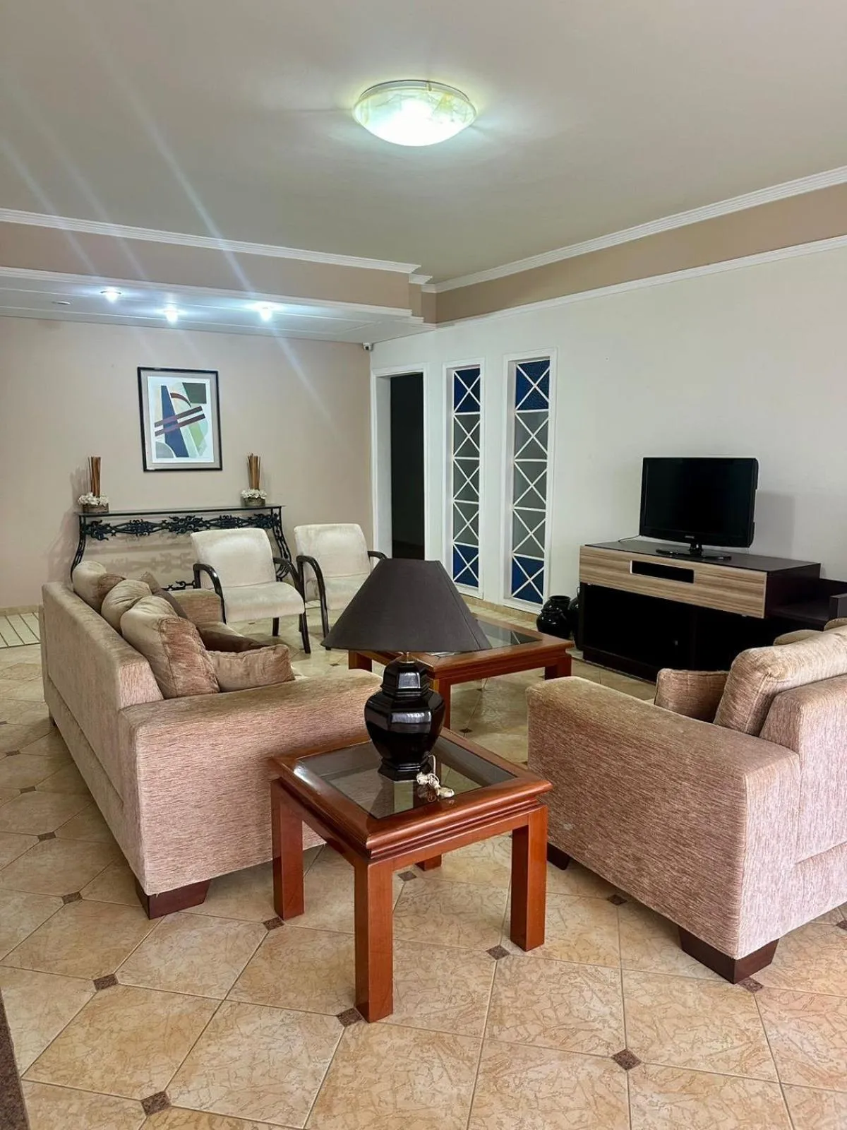 Communal lounge/ TV room in Palace Hotel