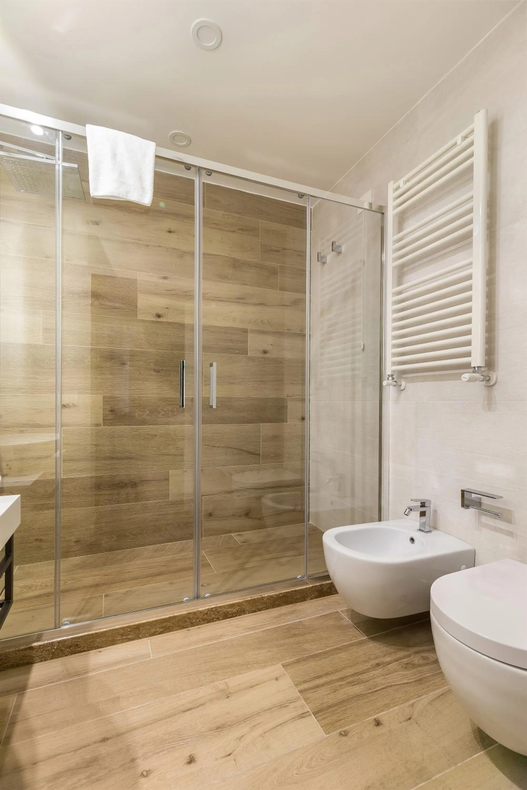 Bathroom in B-STAY Via Milano 52