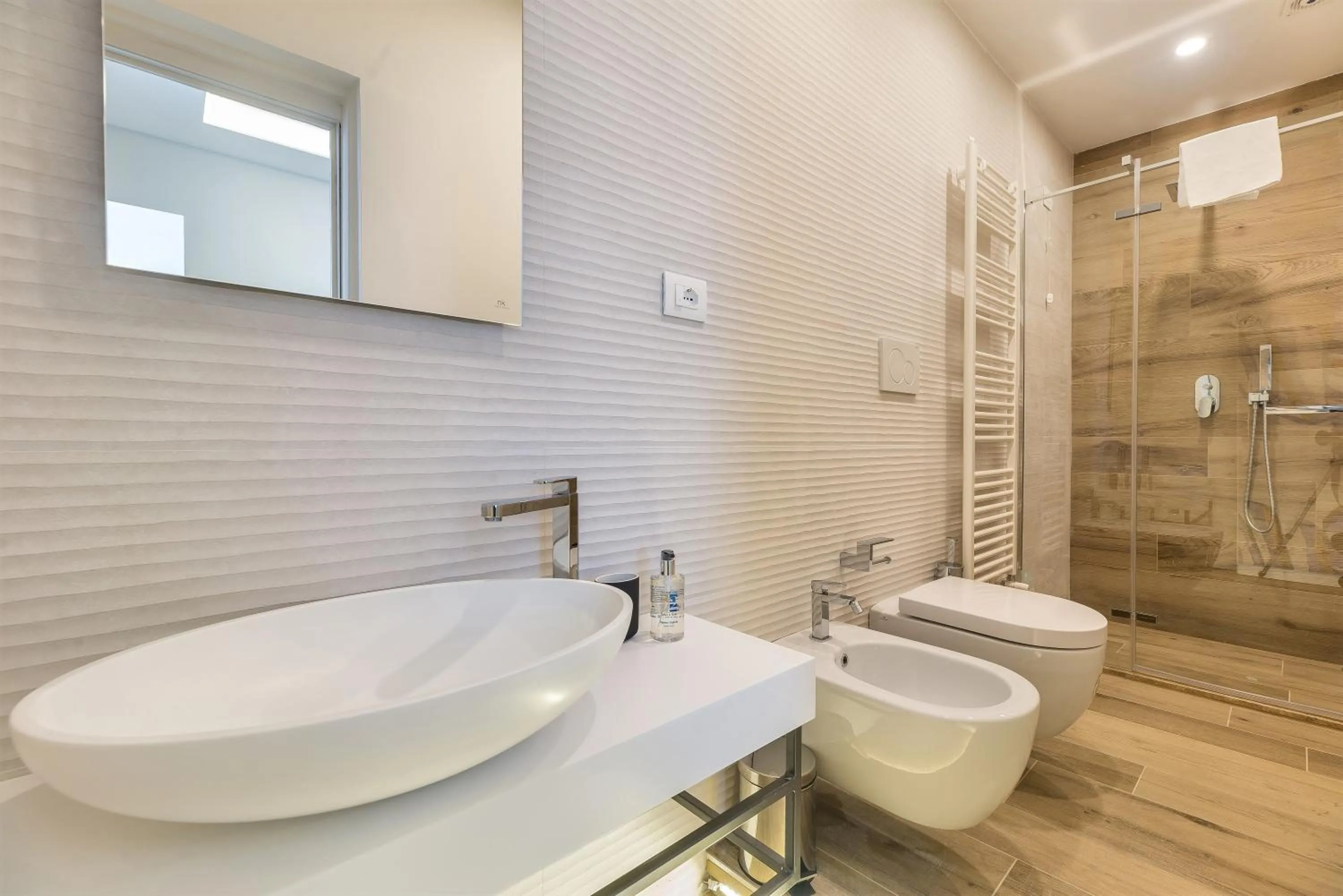 Bathroom in B-STAY Via Milano 52