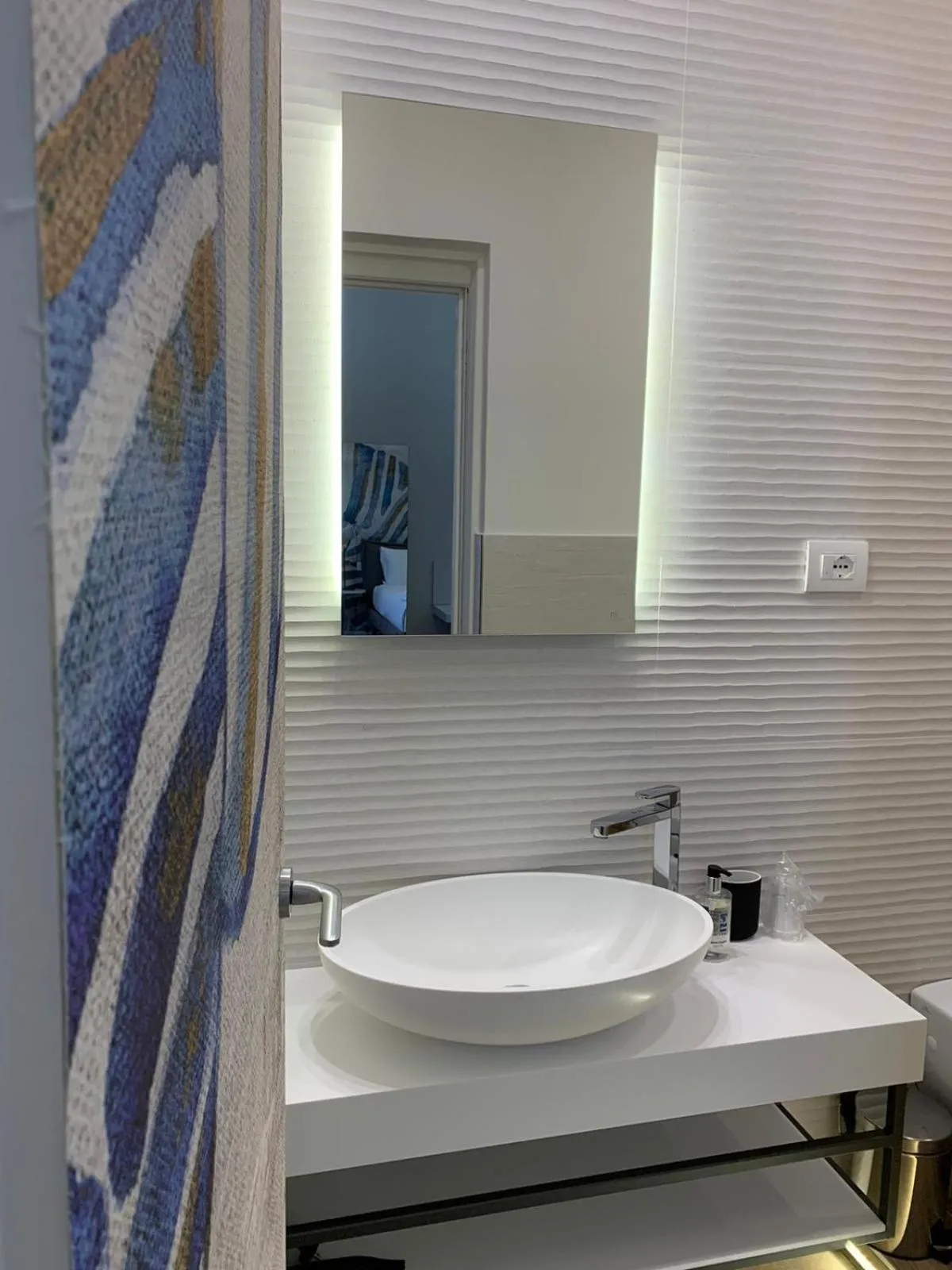 Bathroom in B-STAY Via Milano 52