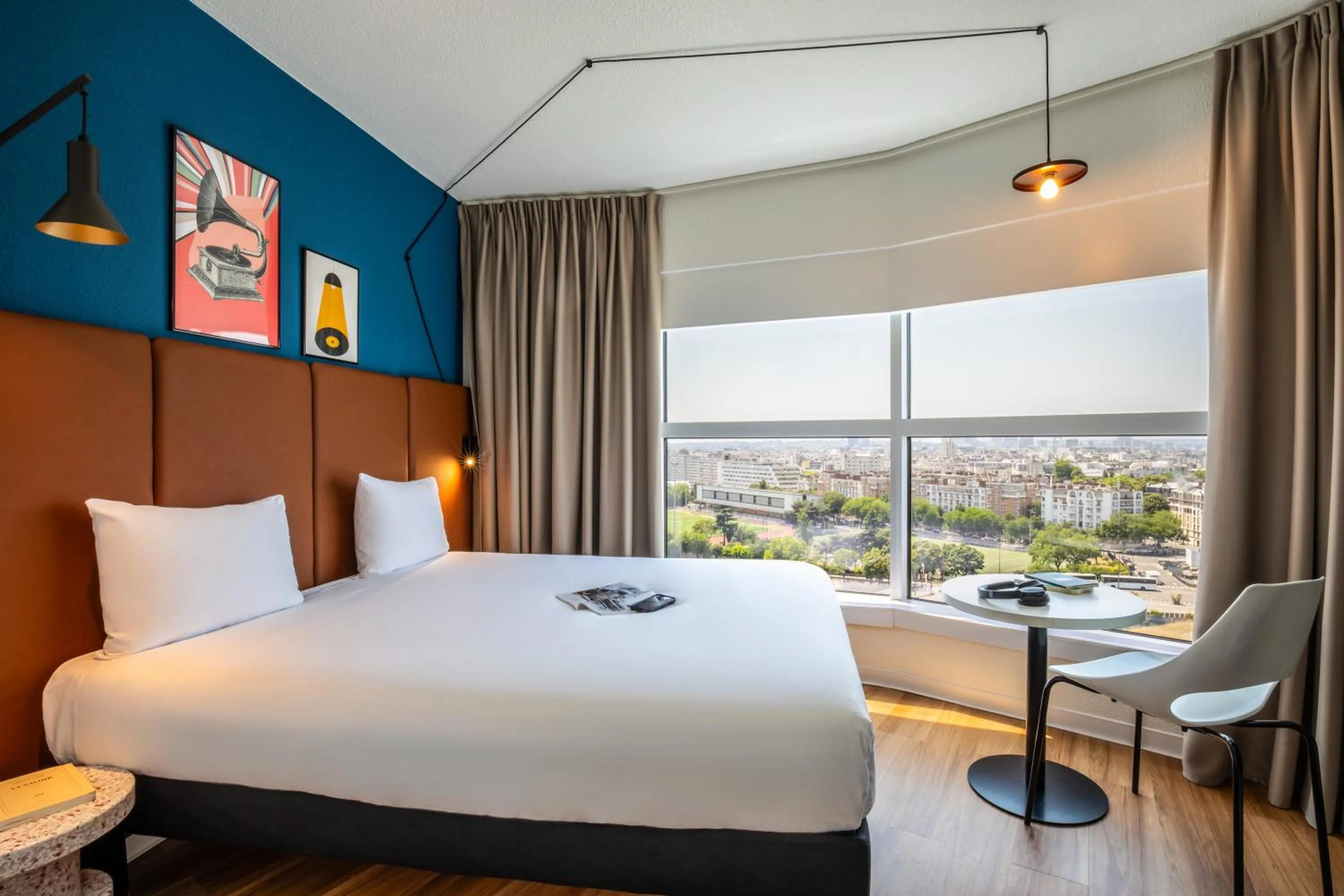 Bed in ibis Paris Porte de Montreuil