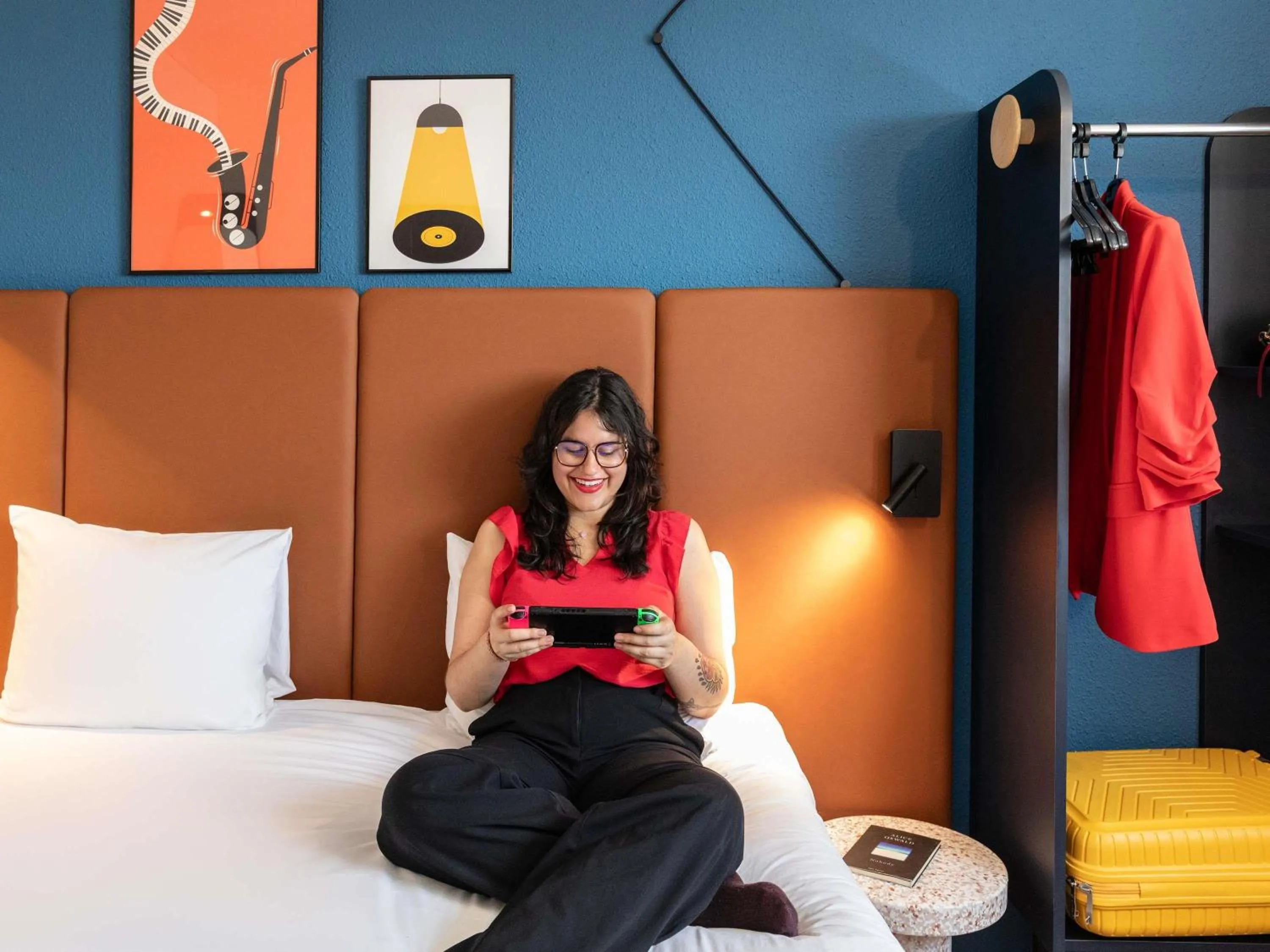 Property building, Bed in ibis Paris Porte de Montreuil