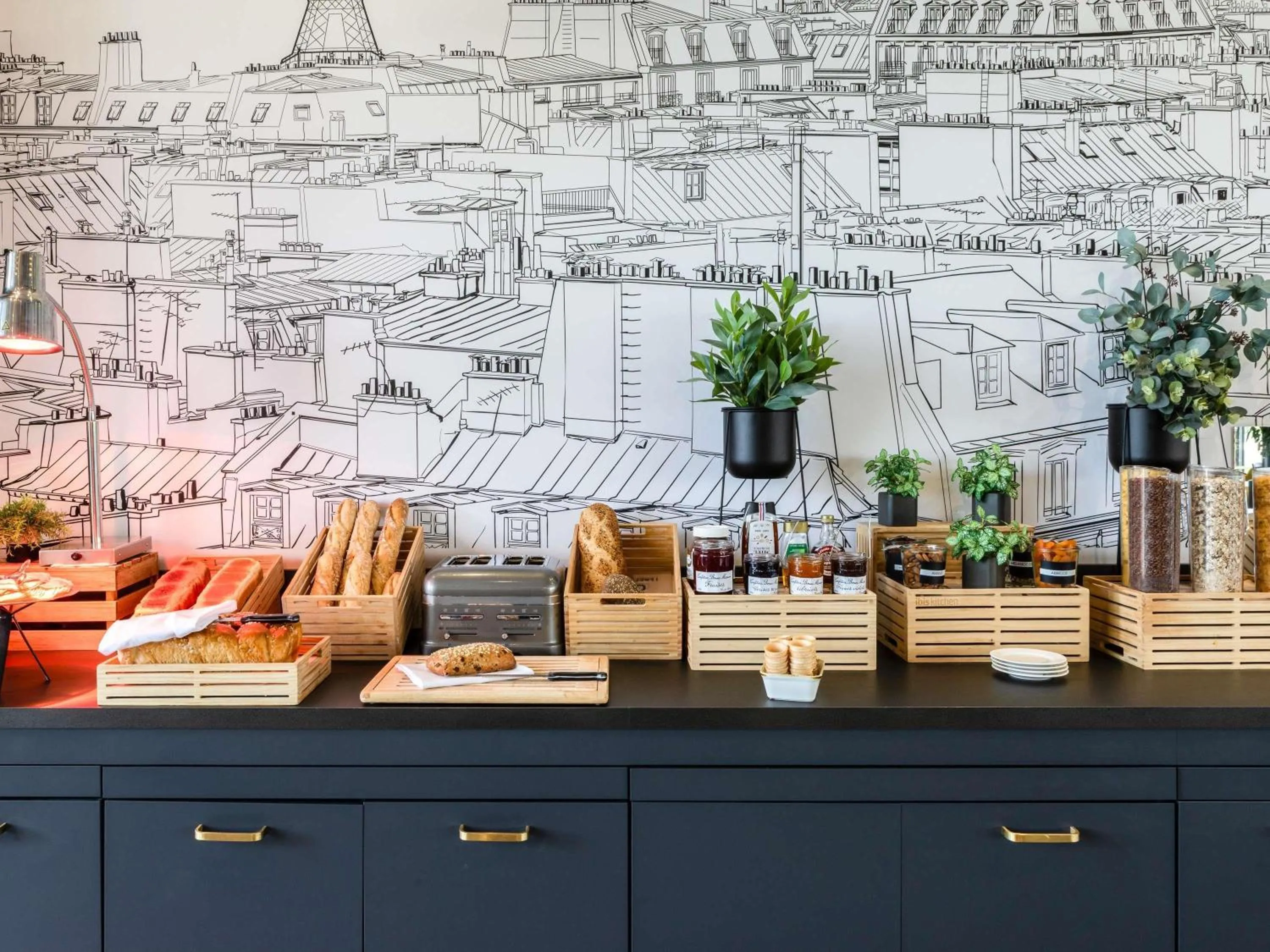 Breakfast in ibis Paris Porte de Montreuil