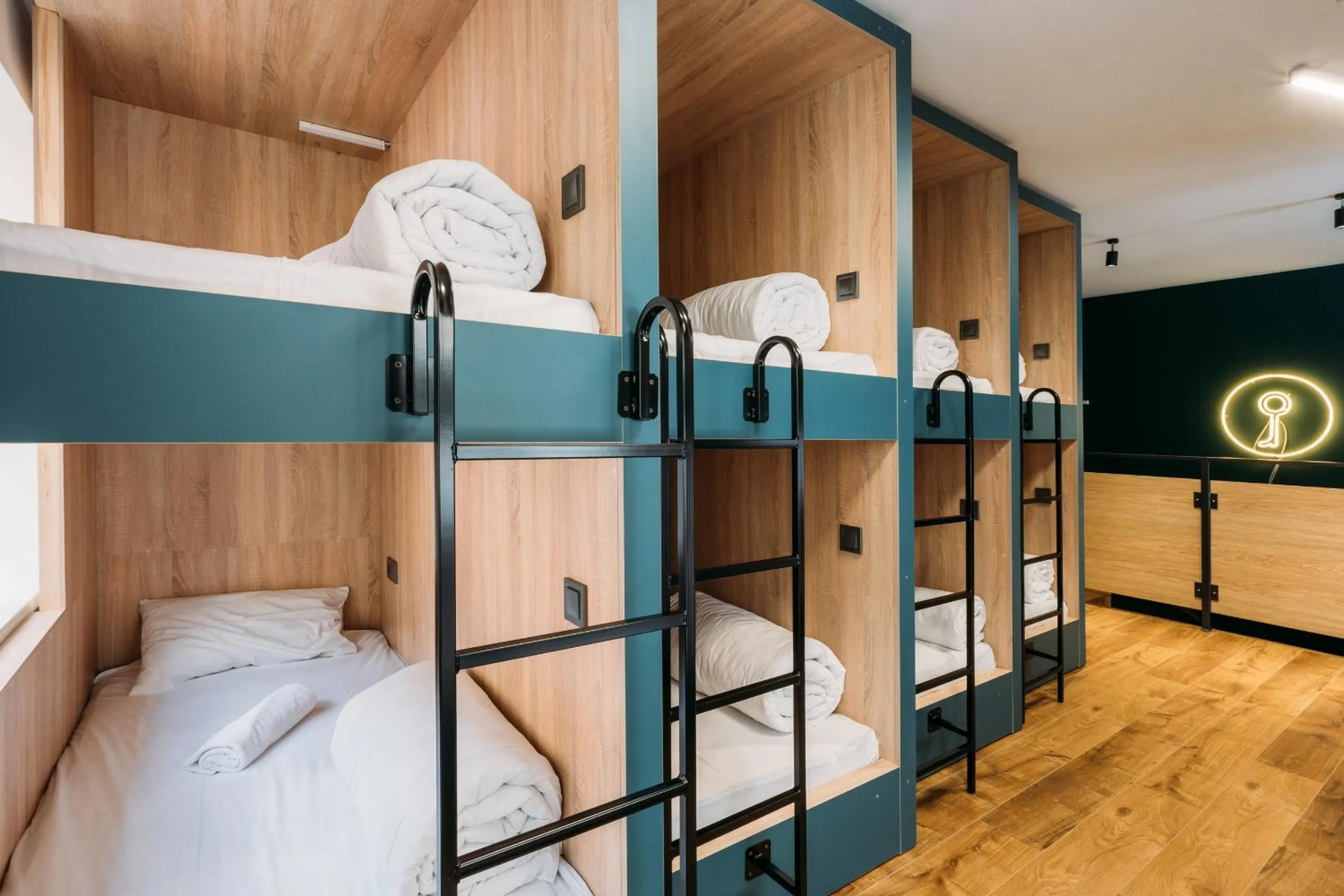 bunk bed, Bed in Yard Hostel & Coffee