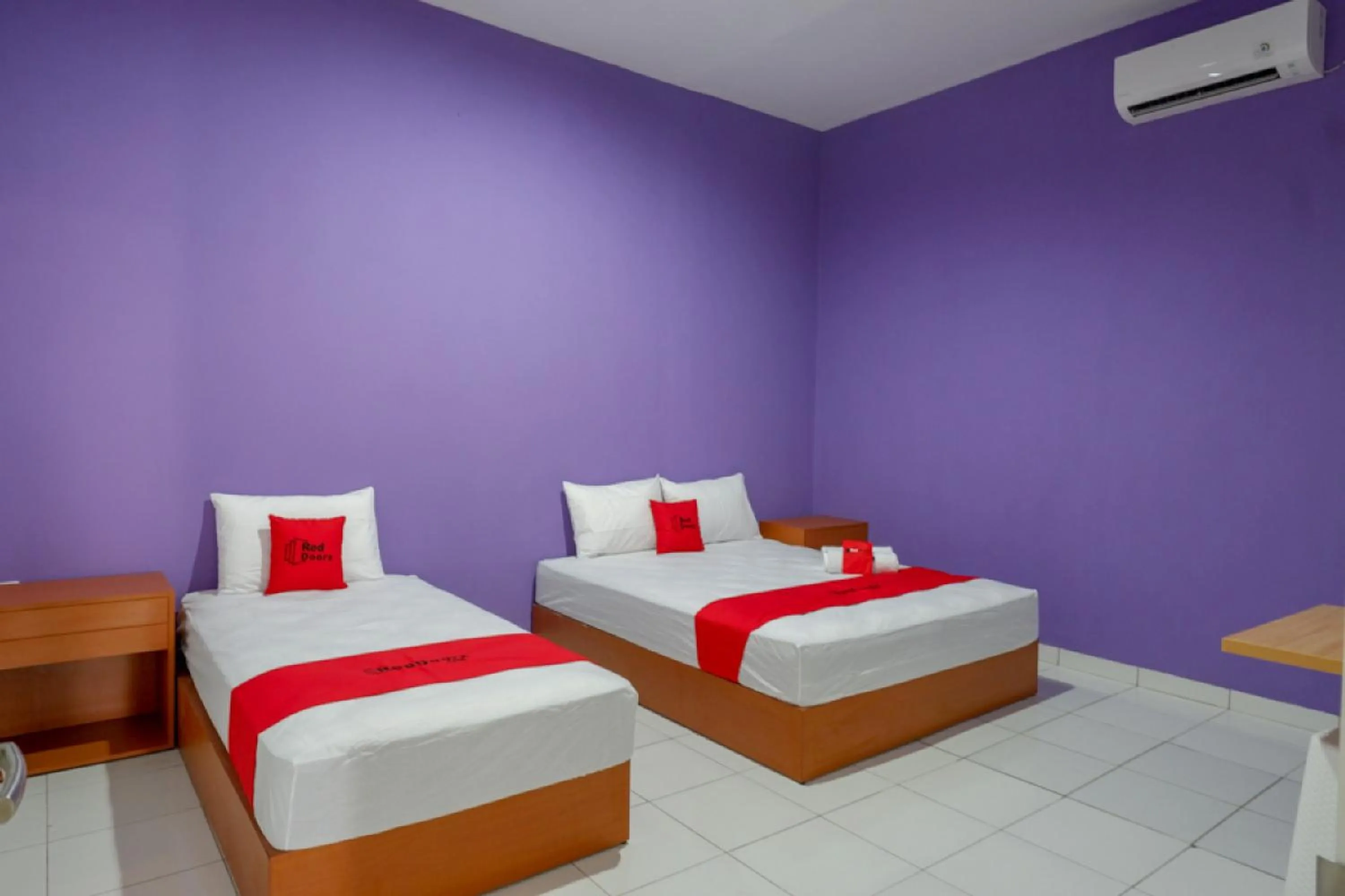 Bedroom, Bed in RedDoorz near Alun Alun Kaliwungu Kendal