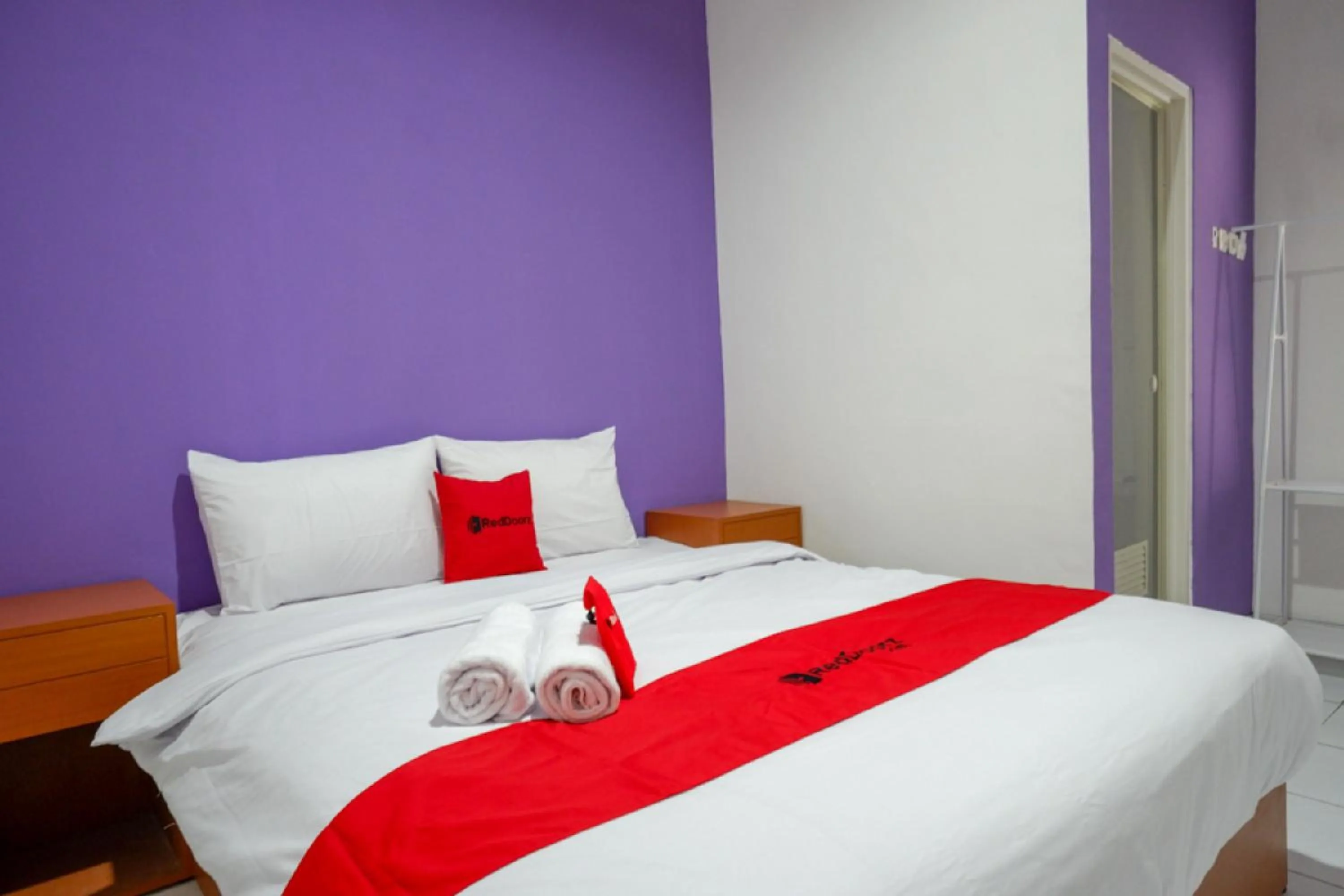 Bedroom, Bed in RedDoorz near Alun Alun Kaliwungu Kendal