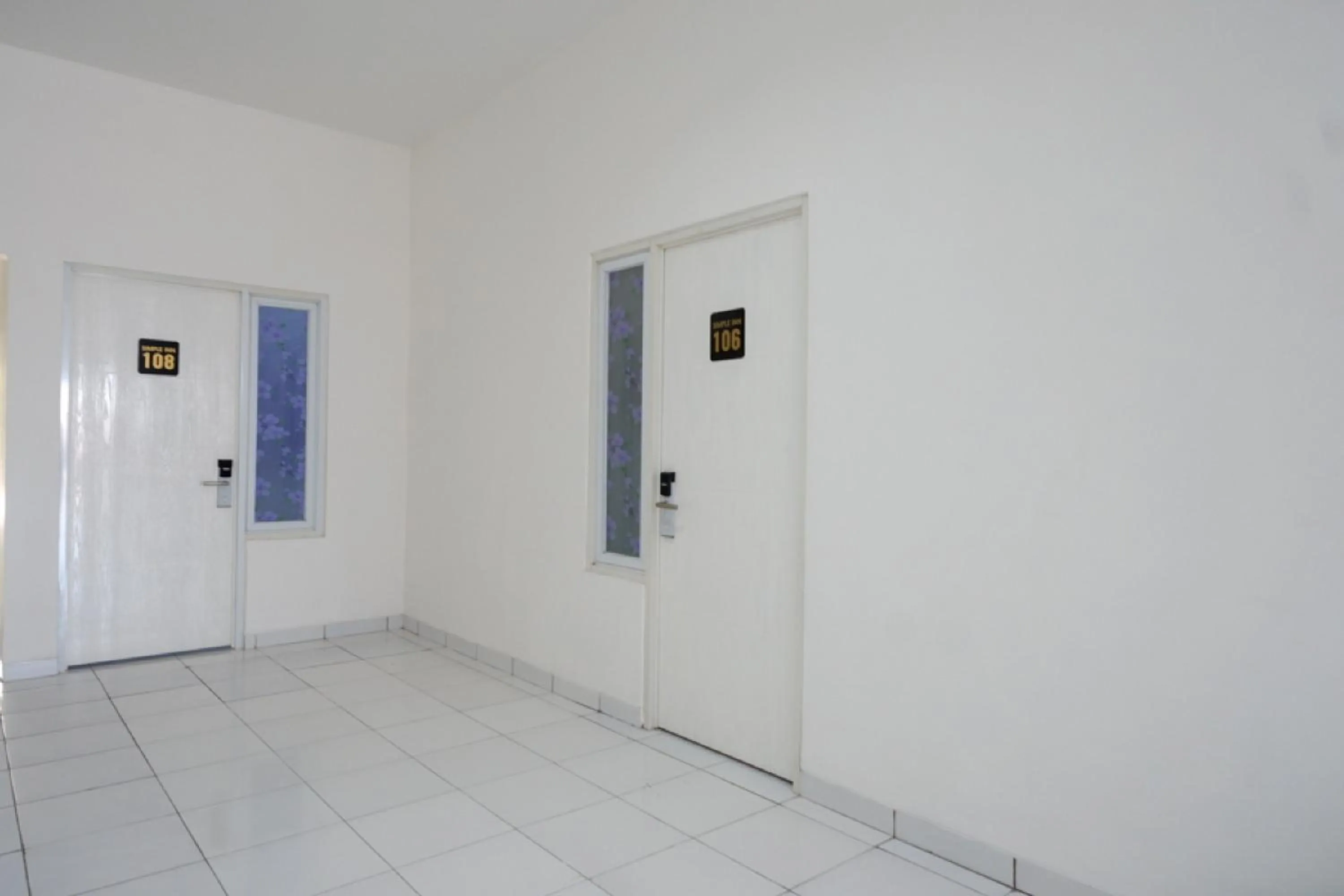 Property building in RedDoorz near Alun Alun Kaliwungu Kendal