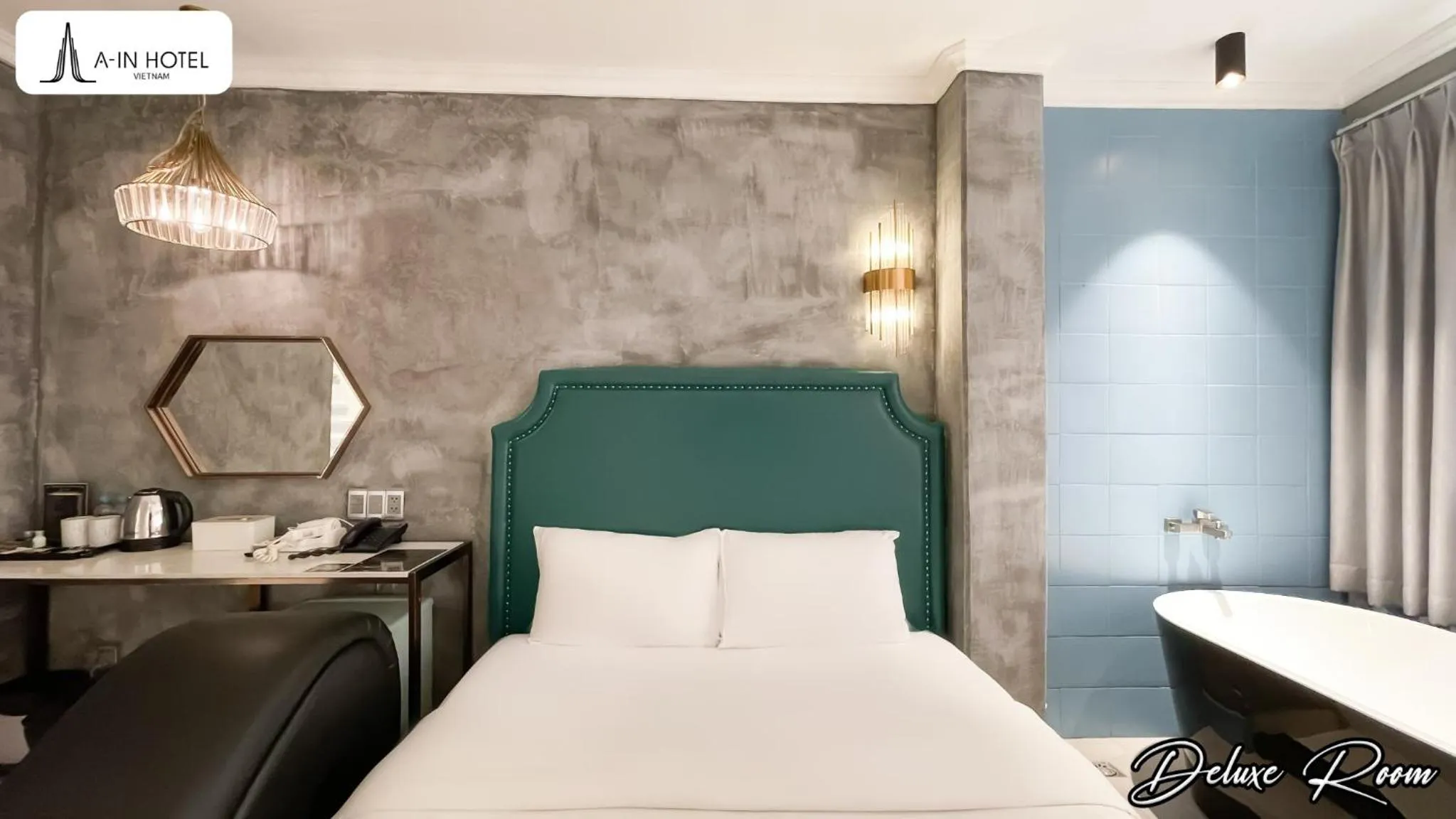 Photo of the whole room, Bed in A In Hotel Del Luna