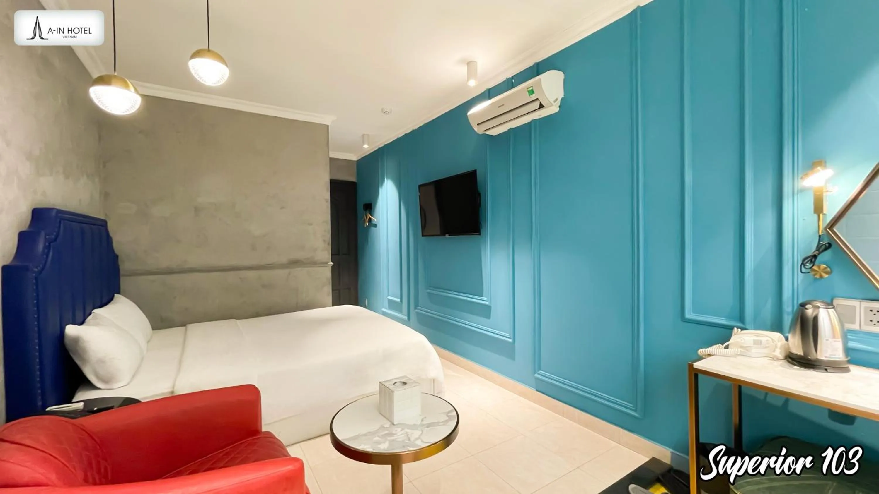 Photo of the whole room, Bed in A In Hotel Del Luna