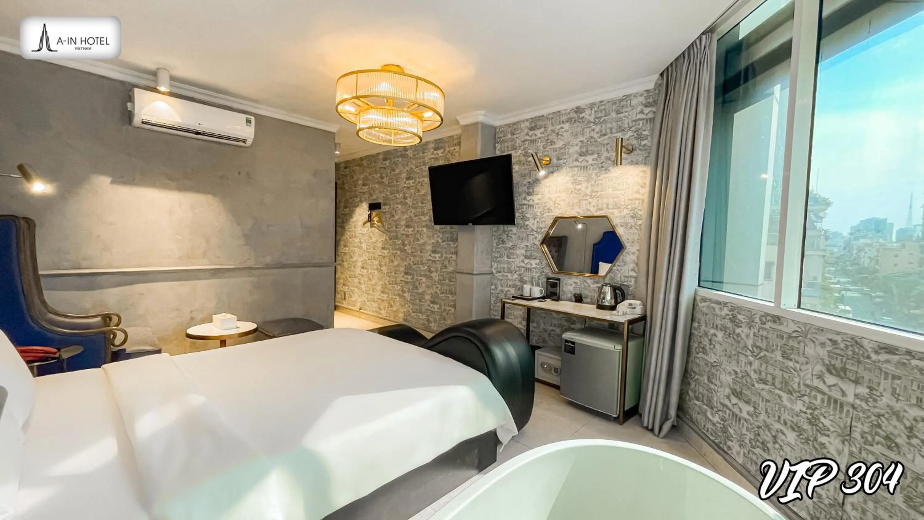 Living room, Bed in A In Hotel Del Luna