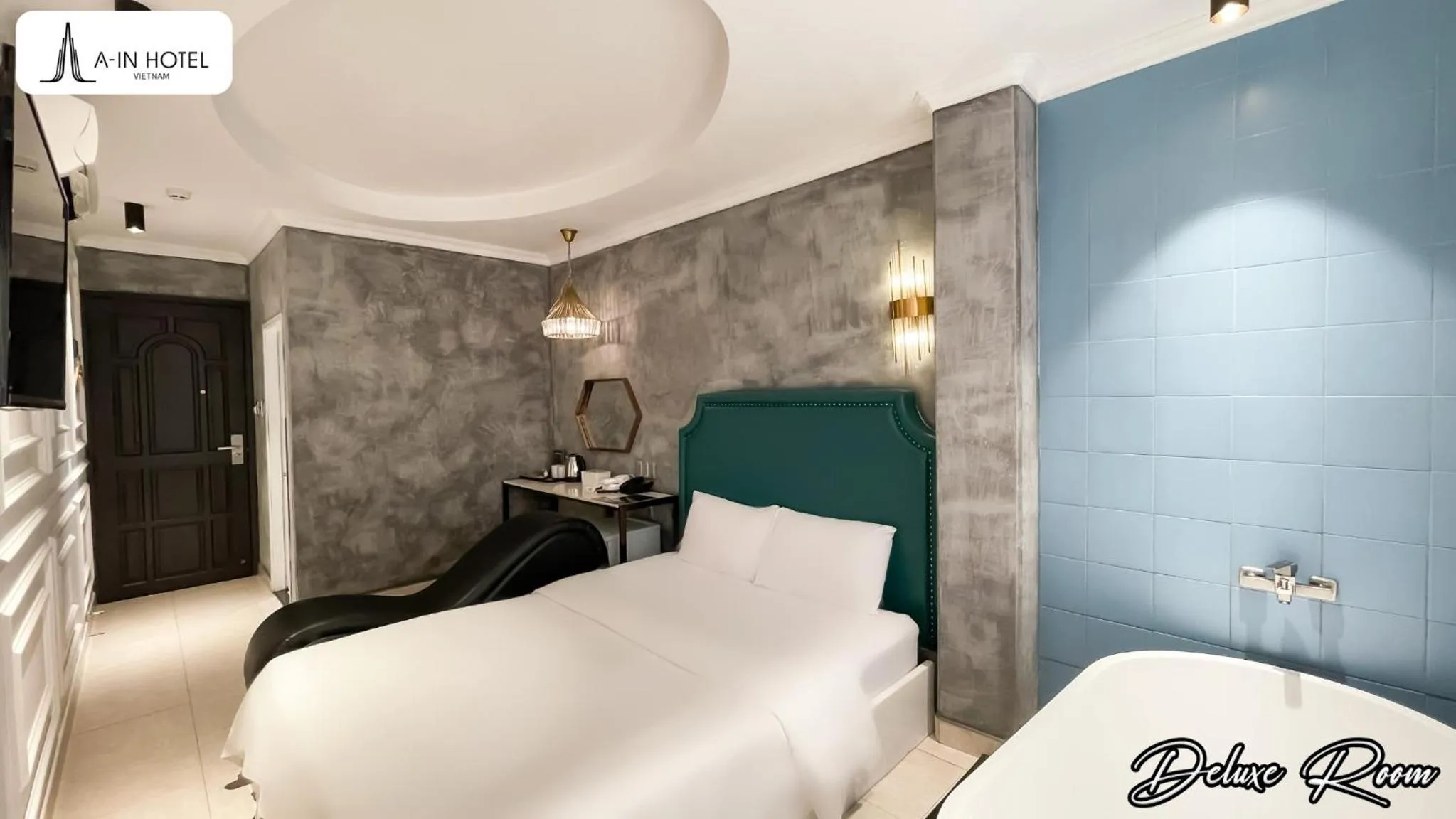 Photo of the whole room, Bed in A In Hotel Del Luna