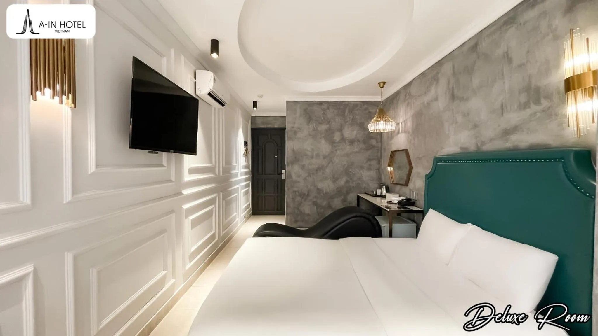 Photo of the whole room, Bed in A In Hotel Del Luna