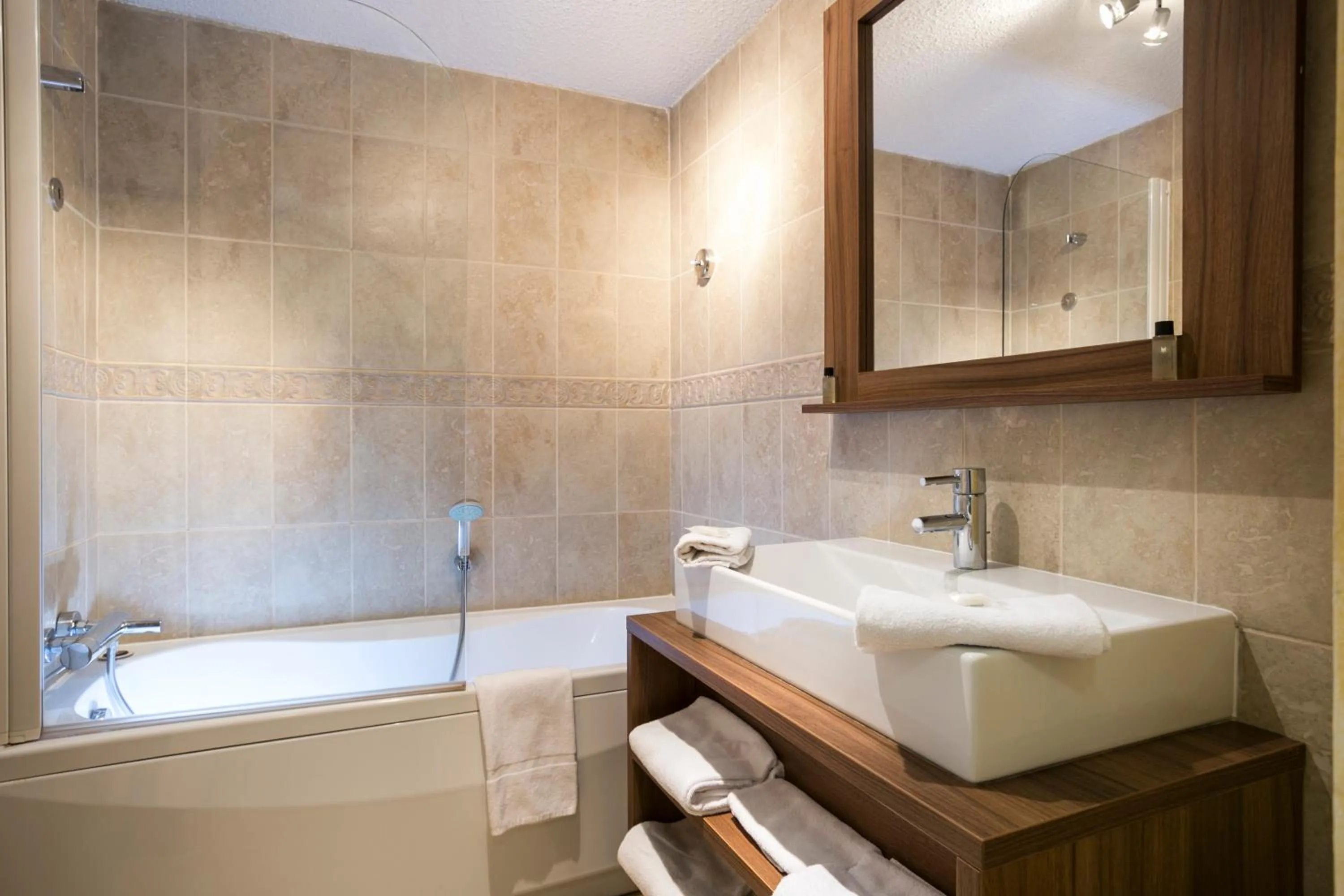 Hot Tub in Résidence MMV Les terrasses d'Isola