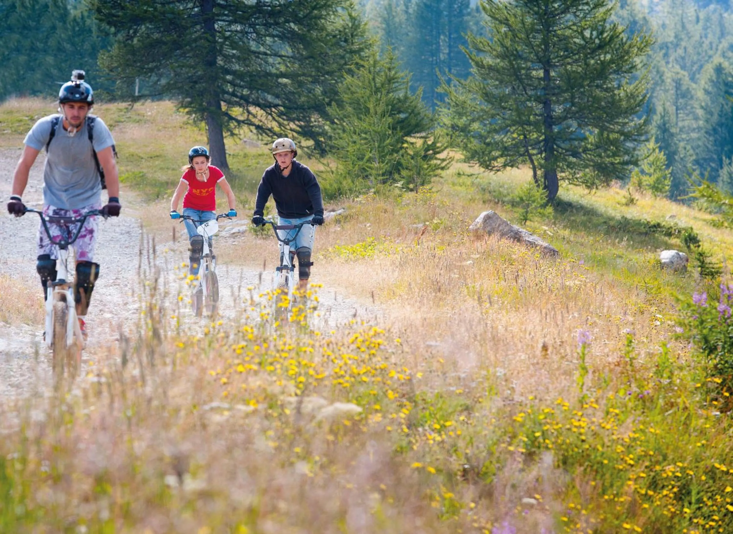 People in Résidence MMV Les terrasses d'Isola