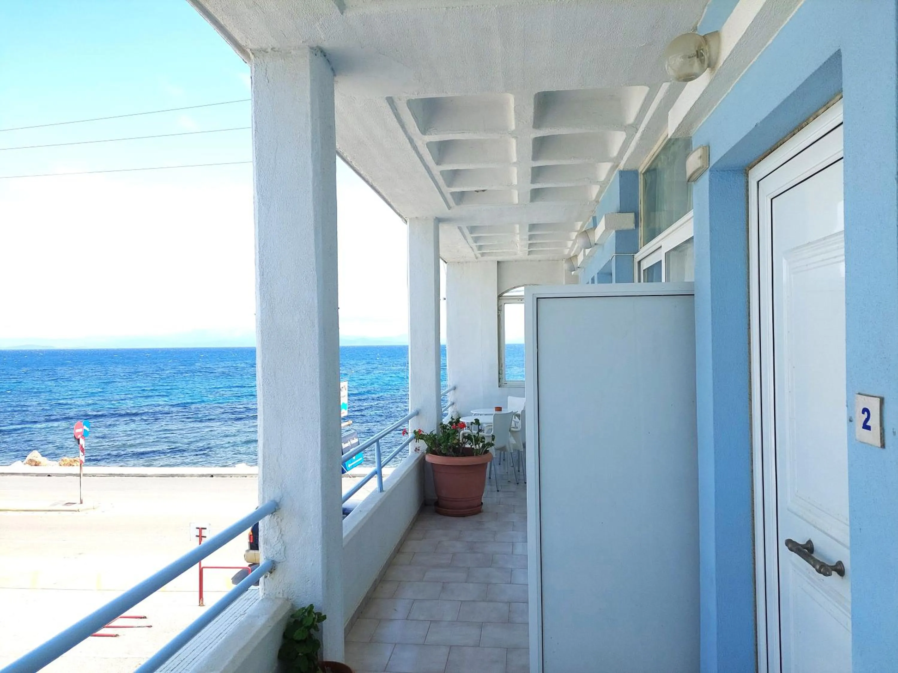 Seafront Studios and Apartments