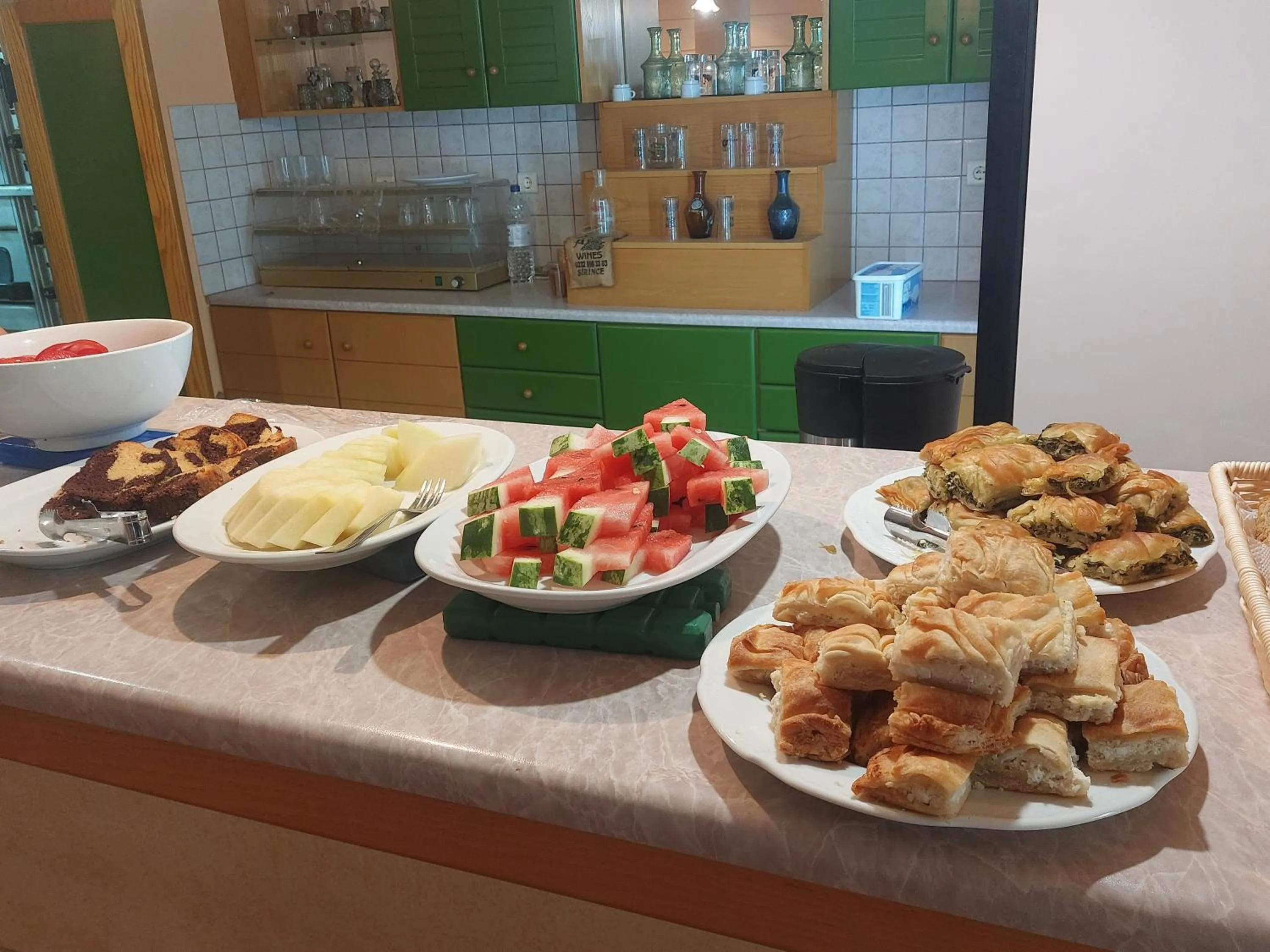 Buffet breakfast in Seafront Studios and Apartments