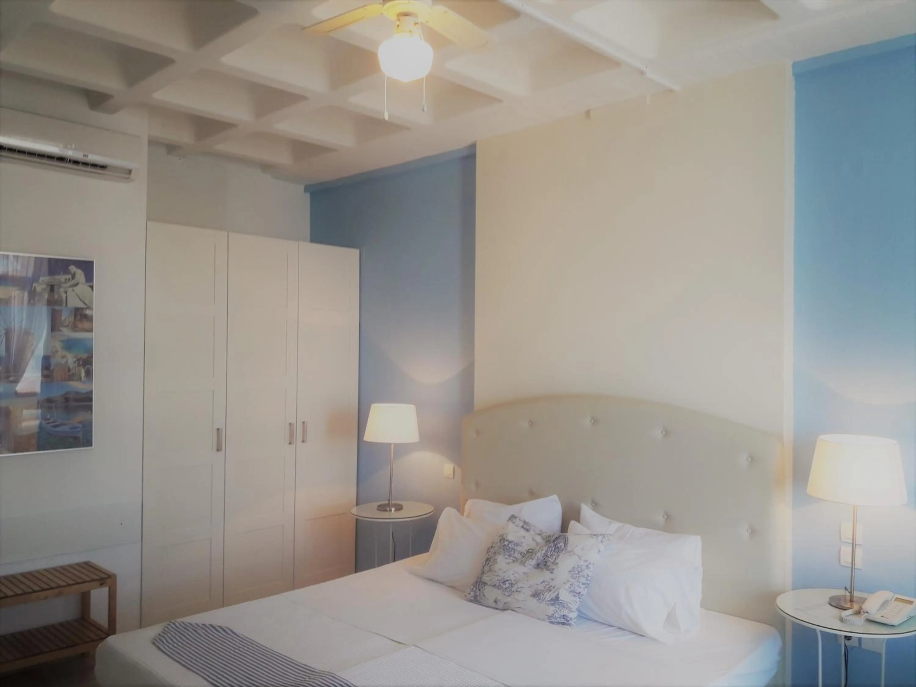 Bed in Seafront Studios and Apartments