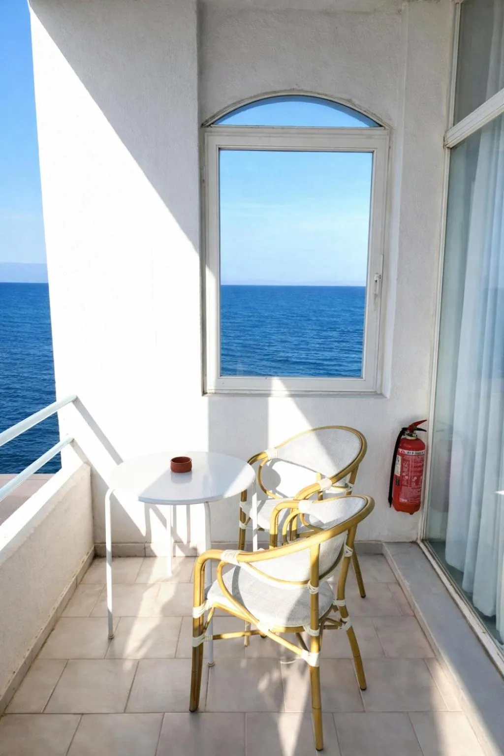 Seafront Studios and Apartments